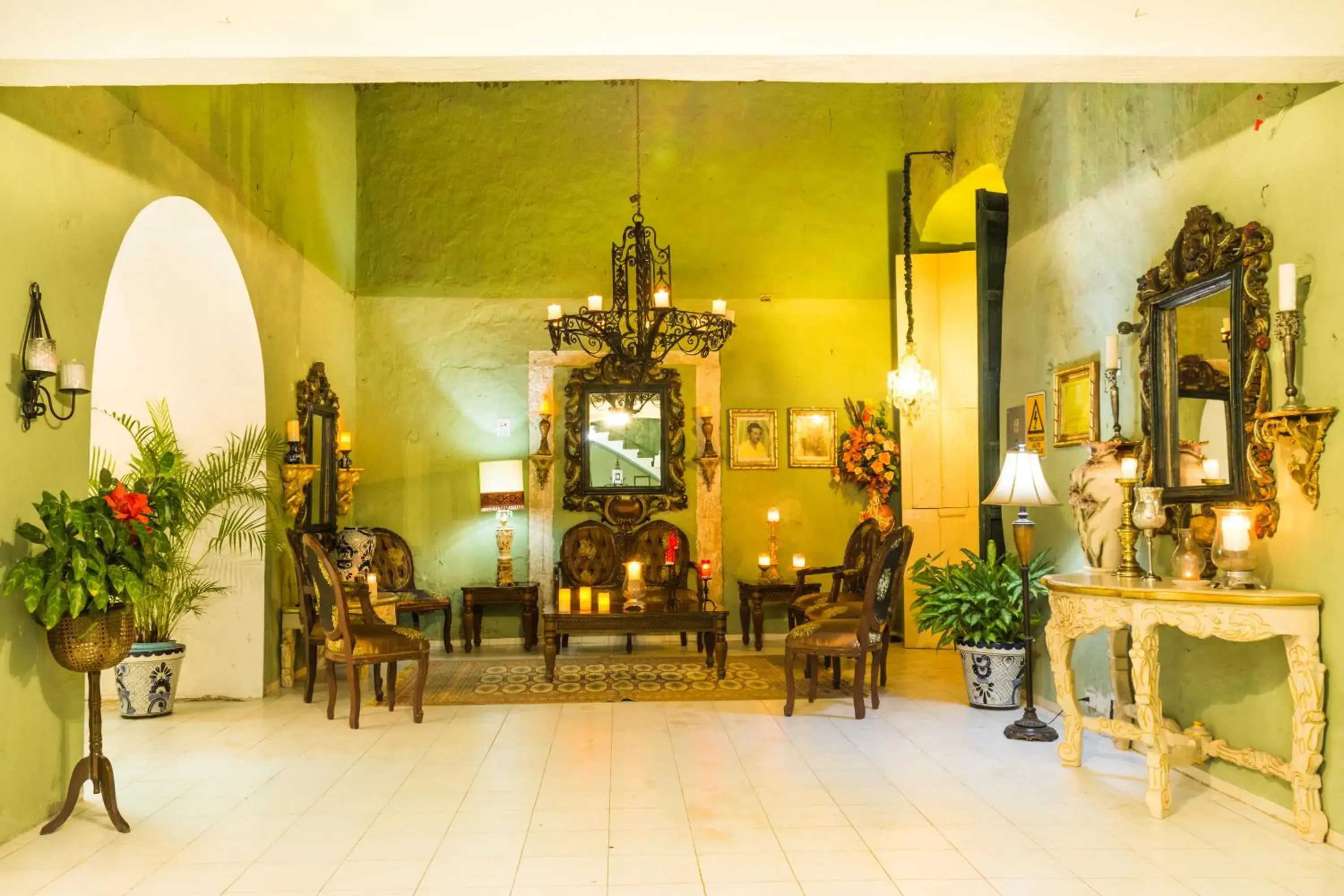 Lobby or reception in Palacio Canton Hotel - Valladolid Lobby or reception in Palacio Canton Hotel - Valladolid