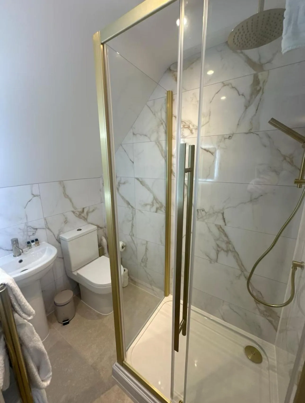 Bridge House Hotel & Silver Howe View Cottage