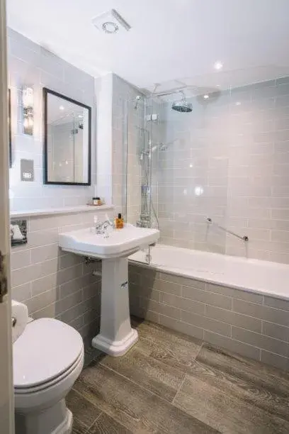 Deluxe Room in Bridge House Hotel & Silver Howe View Cottage Deluxe Room in Bridge House Hotel & Silver Howe View Cottage