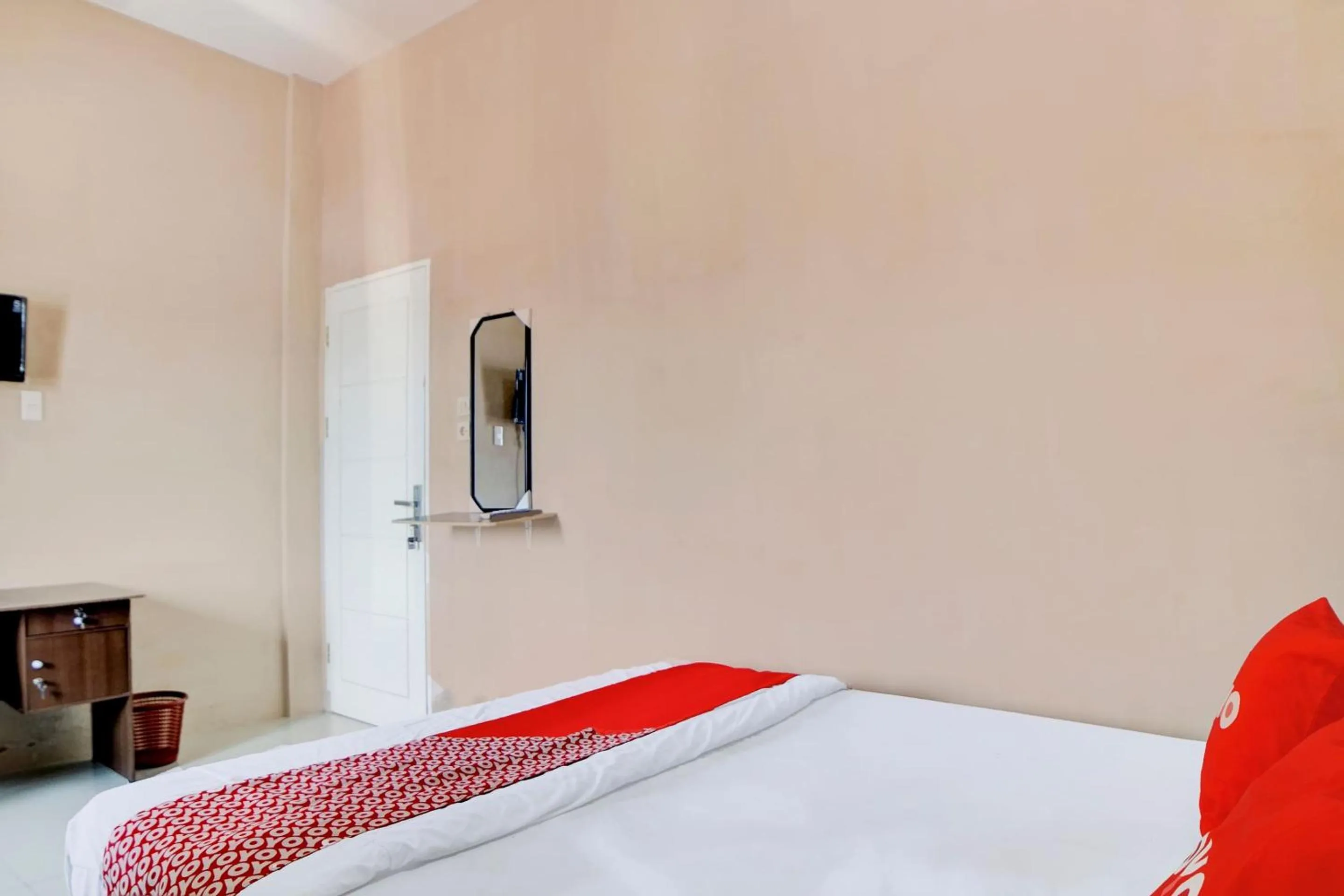 Bedroom, Bed in Hotel O Penginapan Syariah Faster Inn