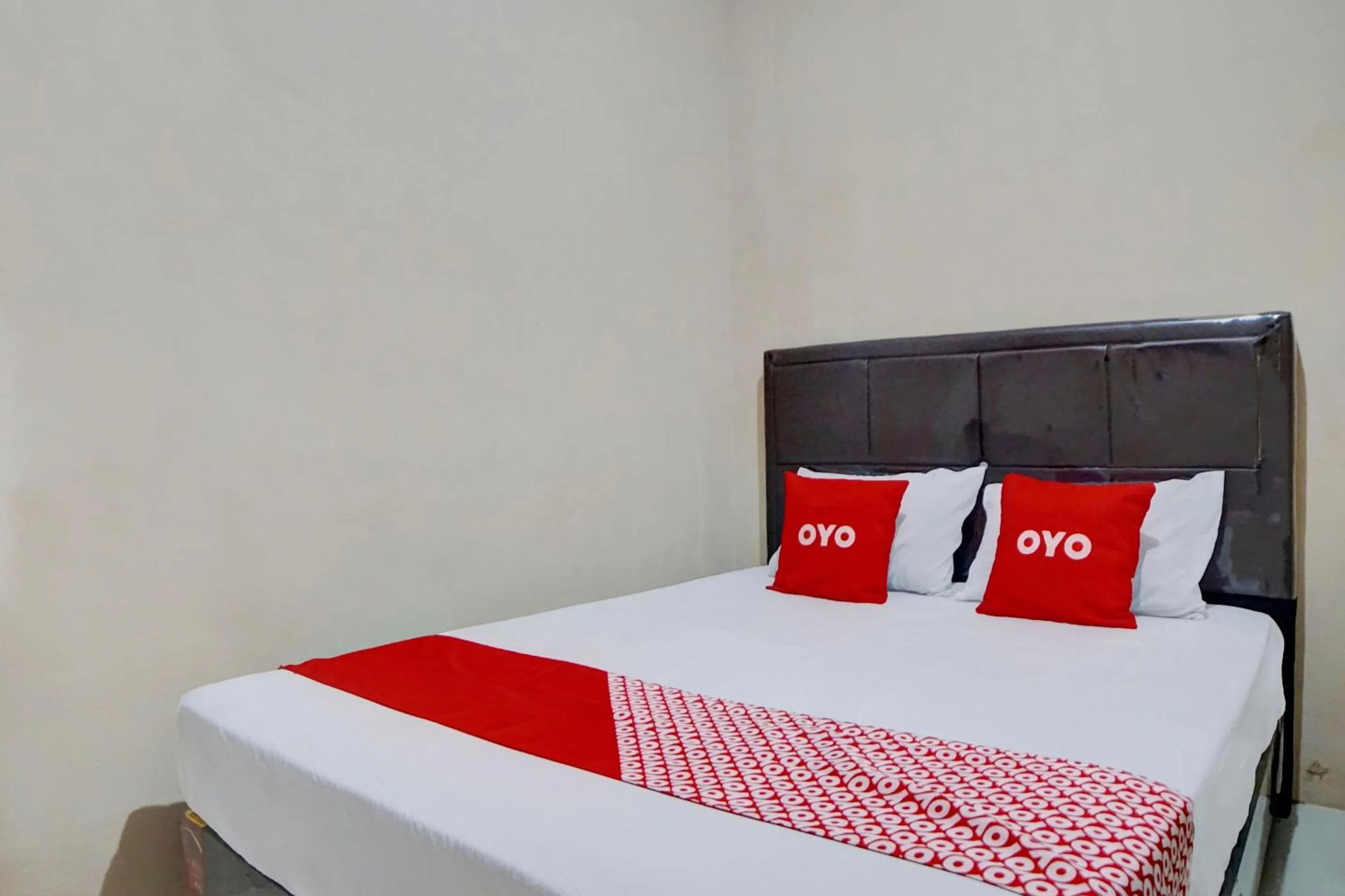 Bedroom, Bed in Hotel O Penginapan Syariah Faster Inn