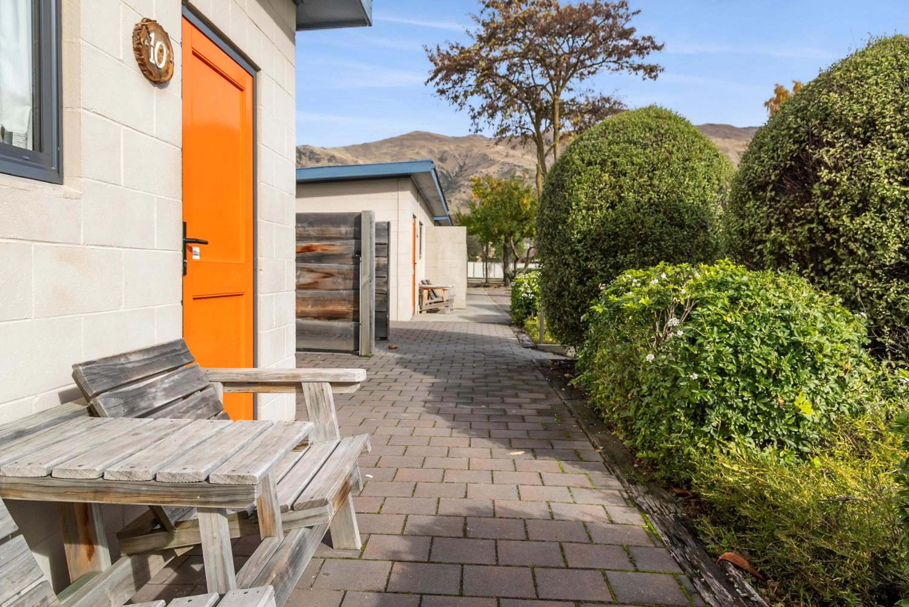 Standard Cabin - No Ensuite - Queen Bed and Bunk Bed in Hampshire Holiday Parks - Wanaka