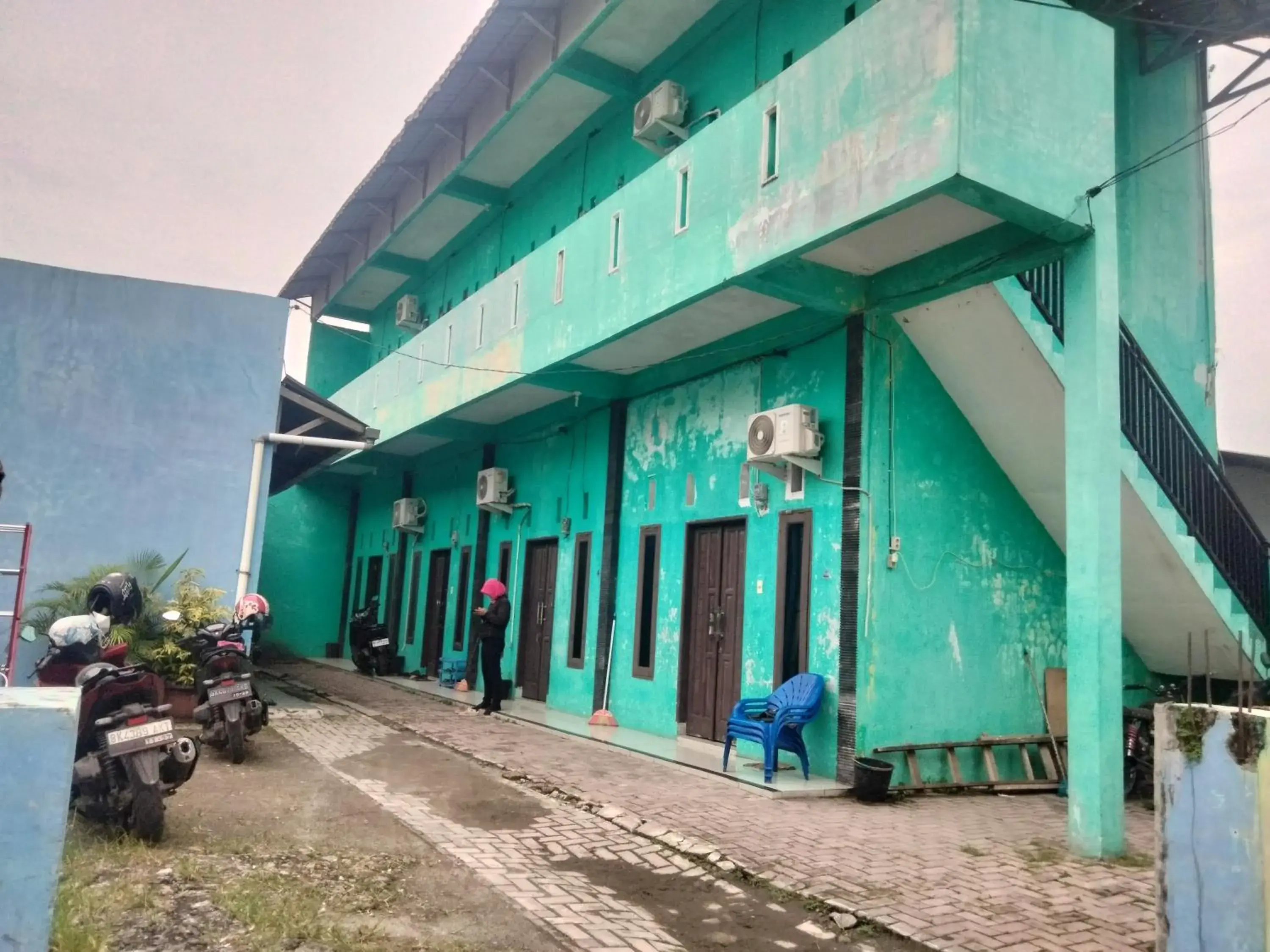 Facade/entrance in Hotel O Nany Asoka Syariah Near Anyong Cafe Studio Facade/entrance in Hotel O Nany Asoka Syariah Near Anyong Cafe Studio