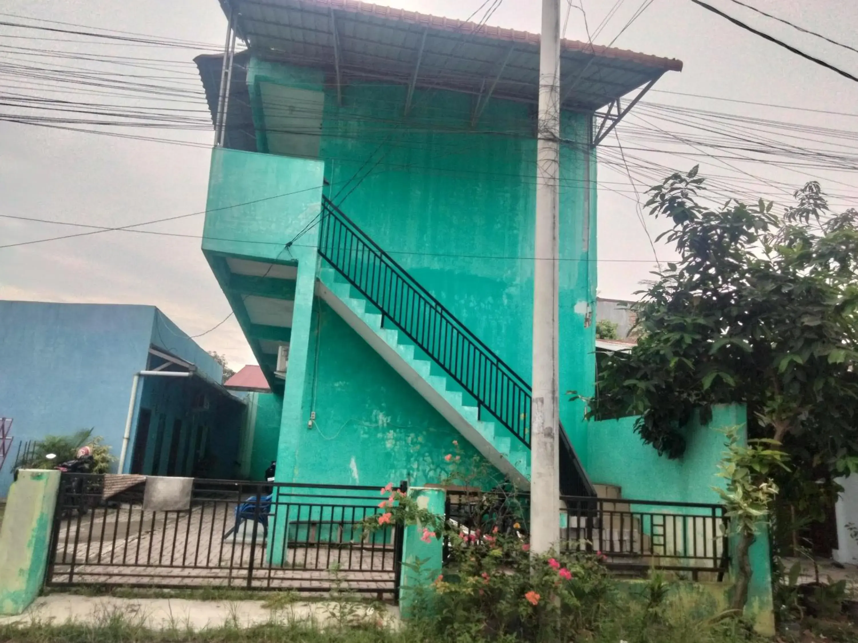 Lobby or reception in Hotel O Nany Asoka Syariah Near Anyong Cafe Studio Lobby or reception in Hotel O Nany Asoka Syariah Near Anyong Cafe Studio