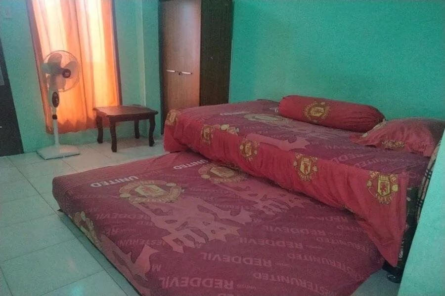 Budget Double Room in Hotel O Nany Asoka Syariah Near Anyong Cafe Studio