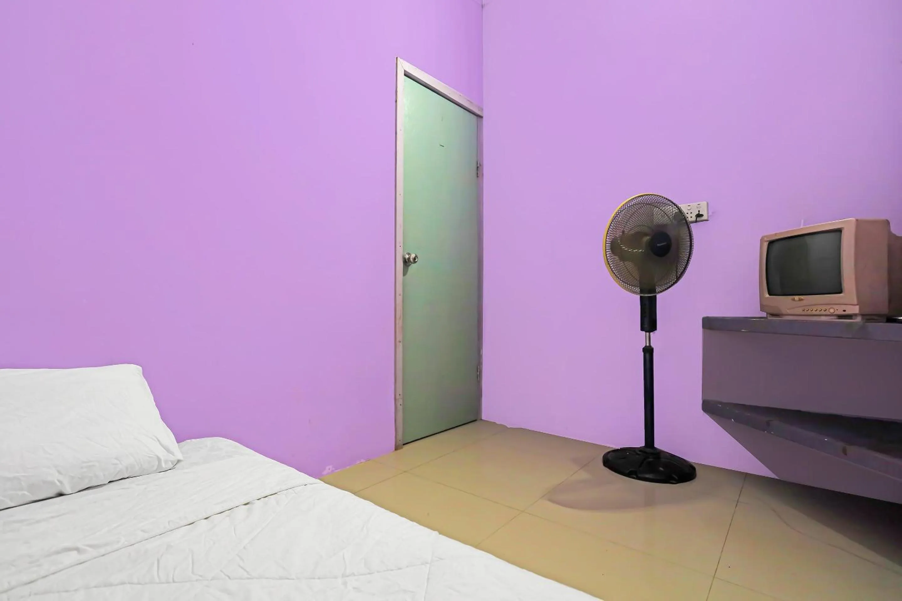 Bedroom, Bed in Hotel O Paris SyariahNearTempat Makan Pagi Sore Nohil