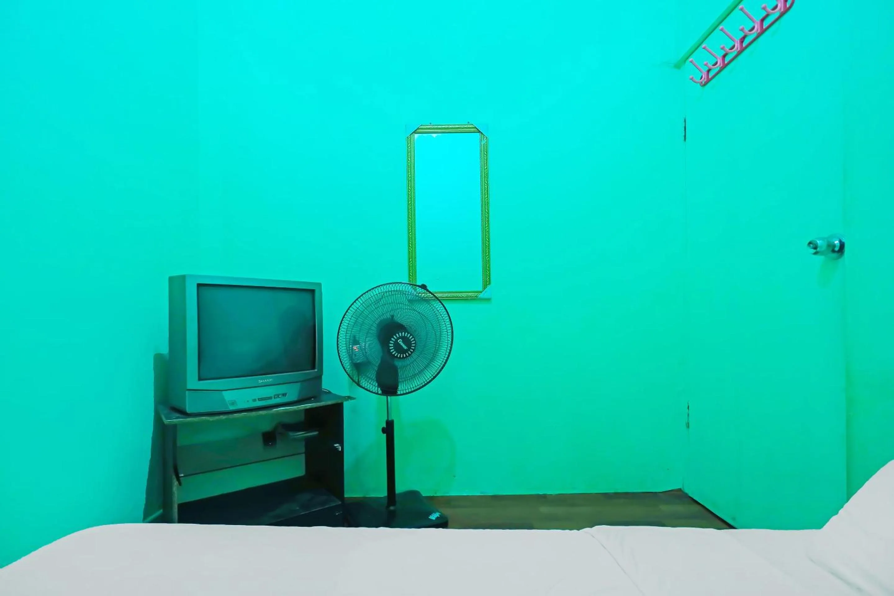 Bedroom in Hotel O Paris SyariahNearTempat Makan Pagi Sore Nohil