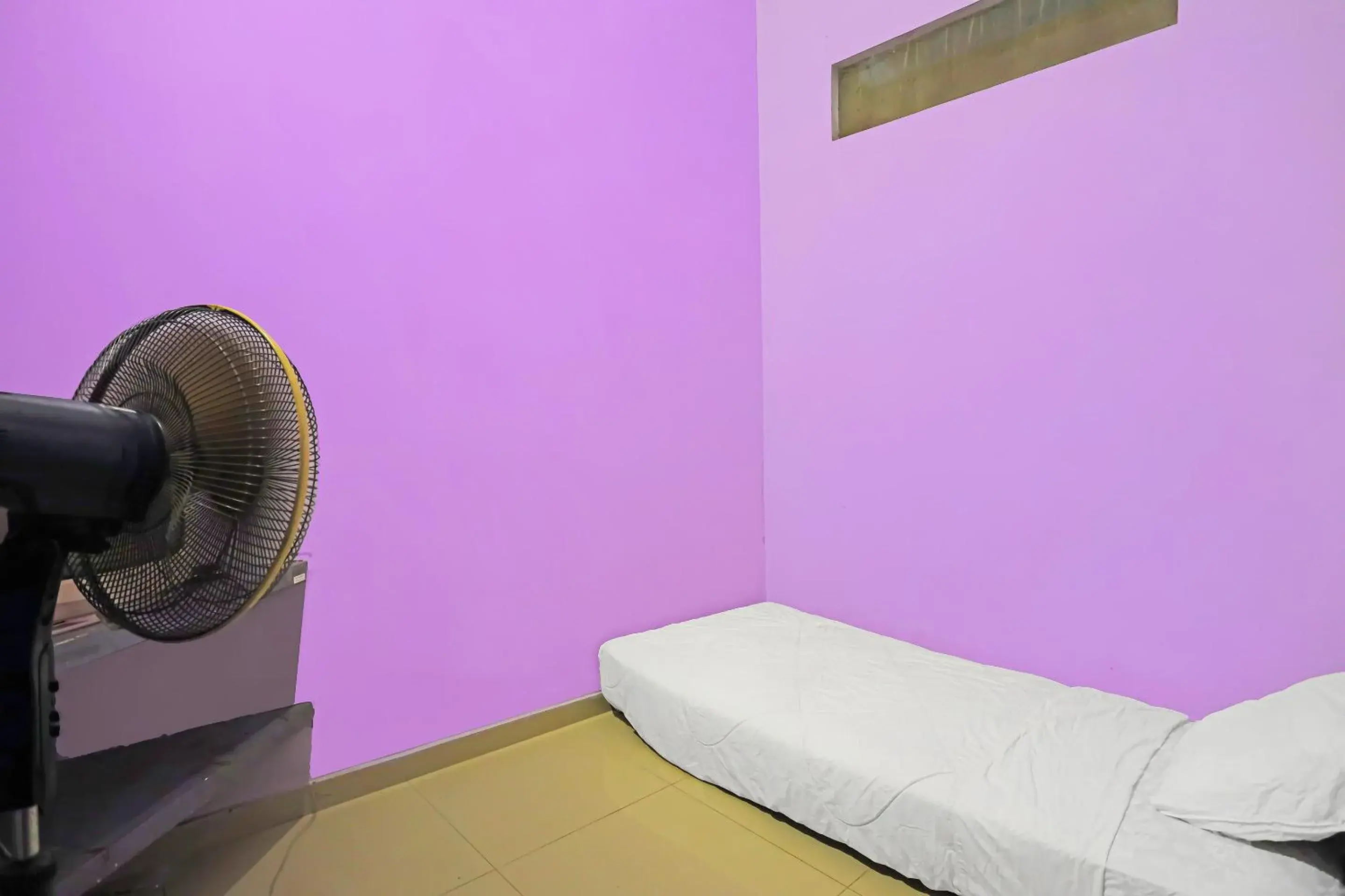 Bedroom in Hotel O Paris SyariahNearTempat Makan Pagi Sore Nohil Bedroom in Hotel O Paris SyariahNearTempat Makan Pagi Sore Nohil