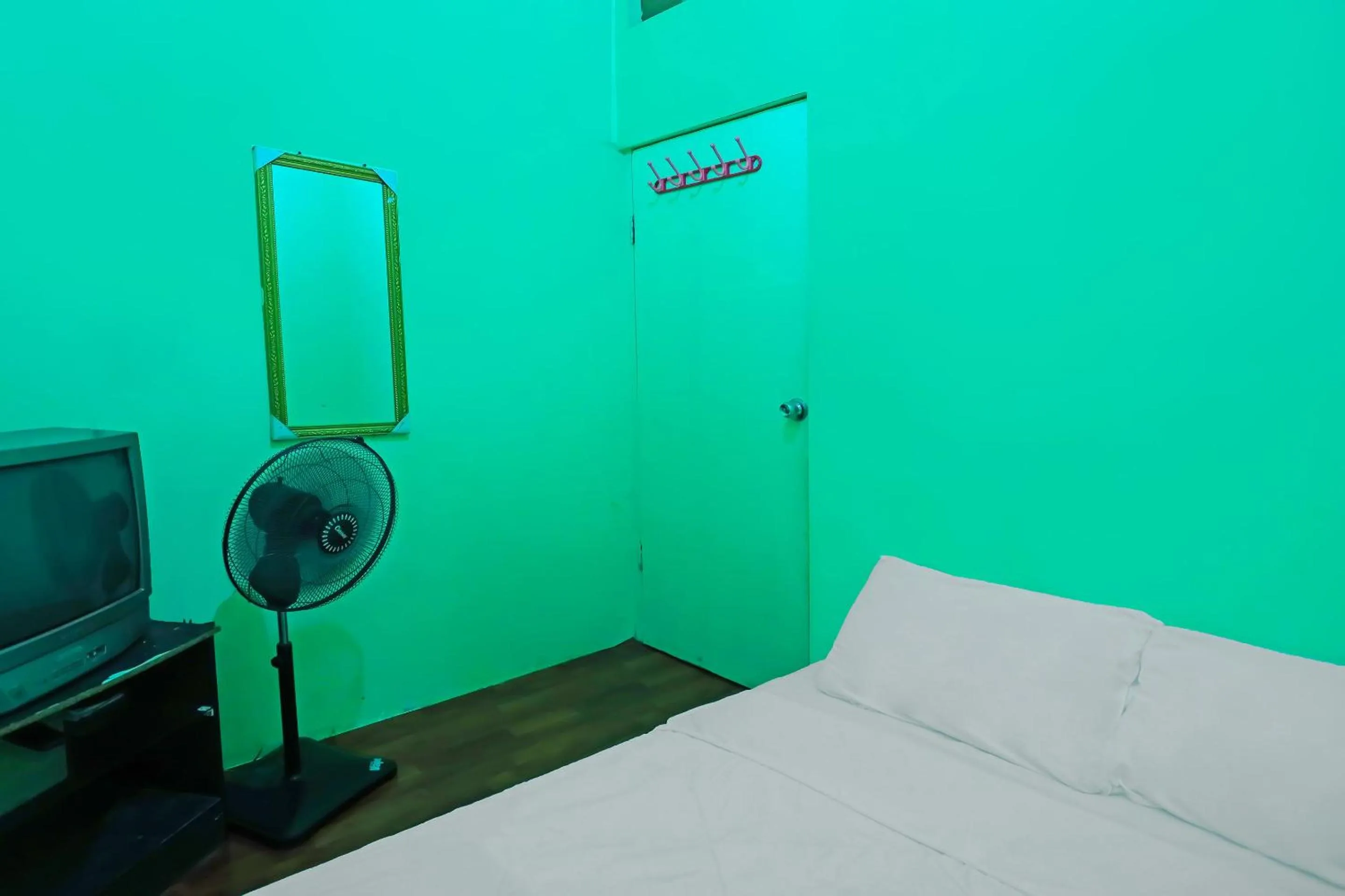 Bedroom, Bed in Hotel O Paris SyariahNearTempat Makan Pagi Sore Nohil