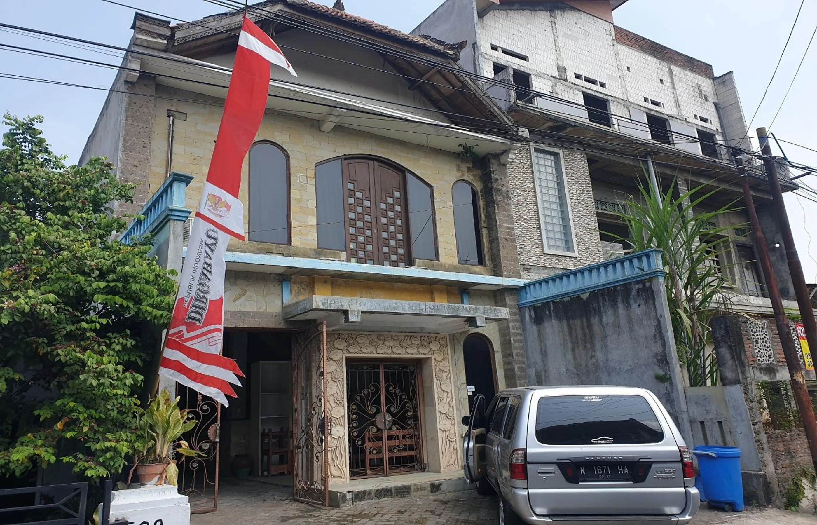 Facade/entrance in OYO Life 92842 Homestay Balearjosari