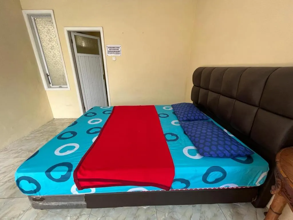 Bedroom, Bed in OYO LIFE 92844 Penginapan Cibodas