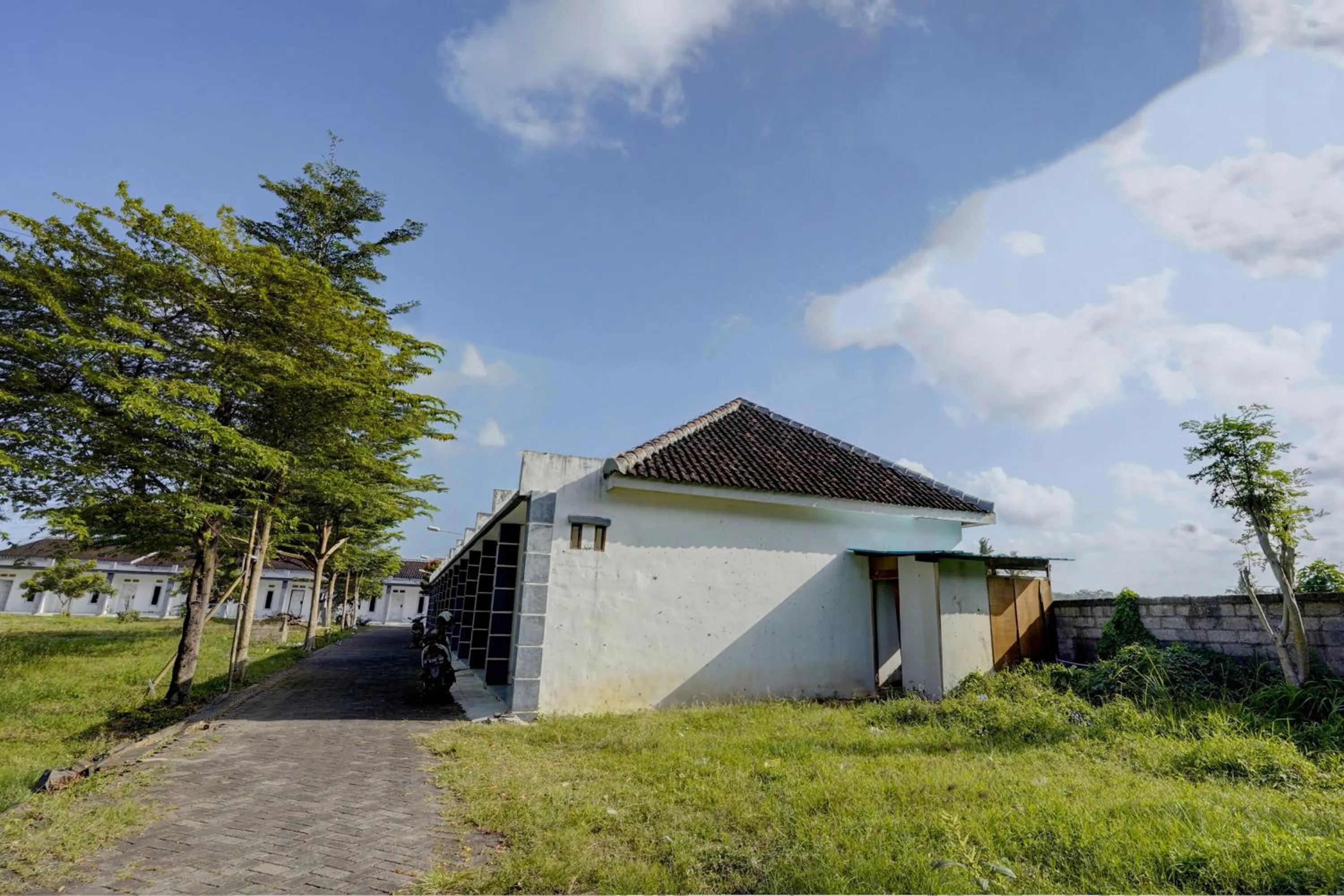 Facade/entrance in Hotel O Griya Sandi Syariah Rogojampi