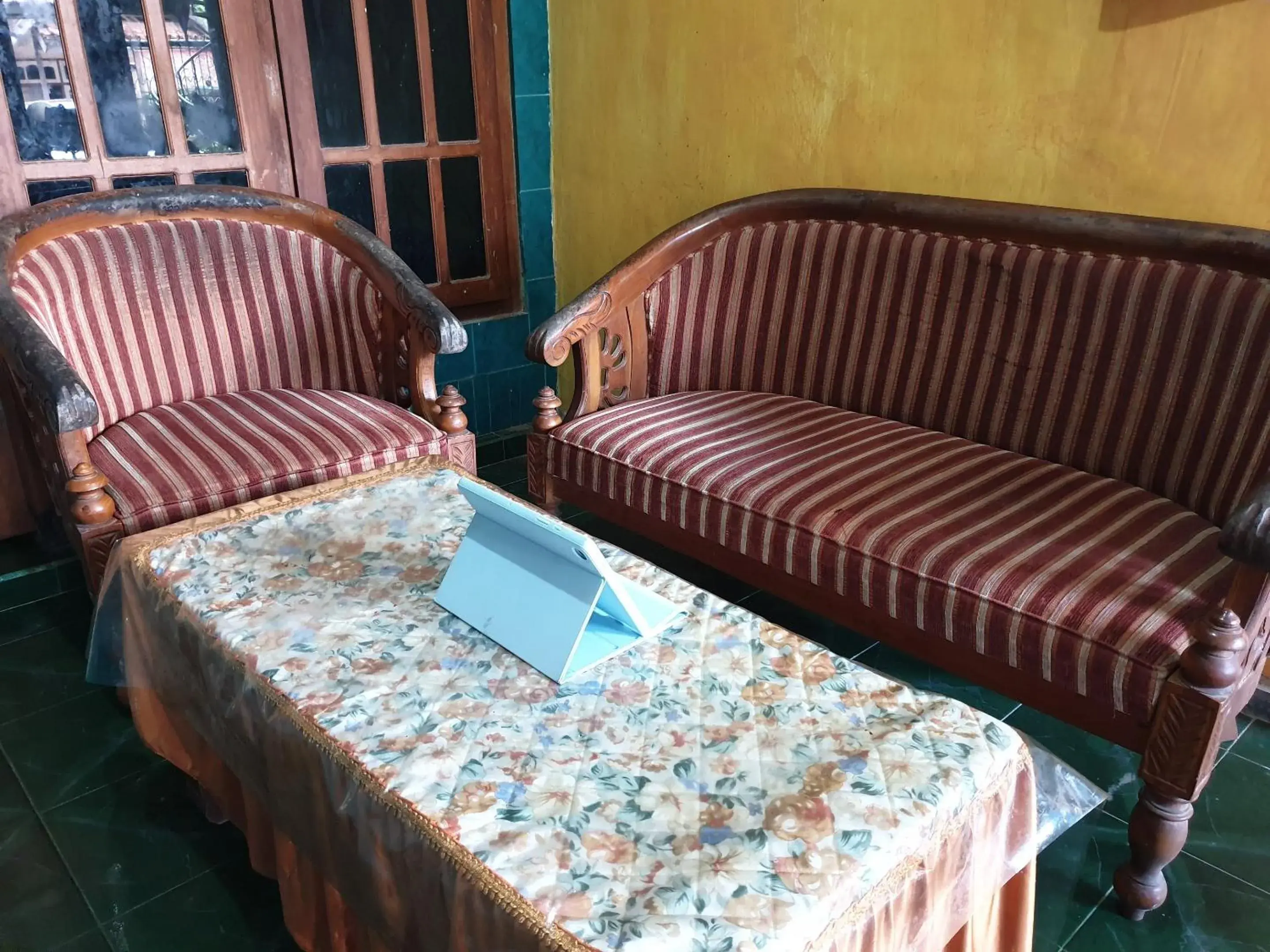 Lobby or reception in Hotel O Kos Haji Jakfar SyariahNearPancoran mas 25 Lobby or reception in Hotel O Kos Haji Jakfar SyariahNearPancoran mas 25