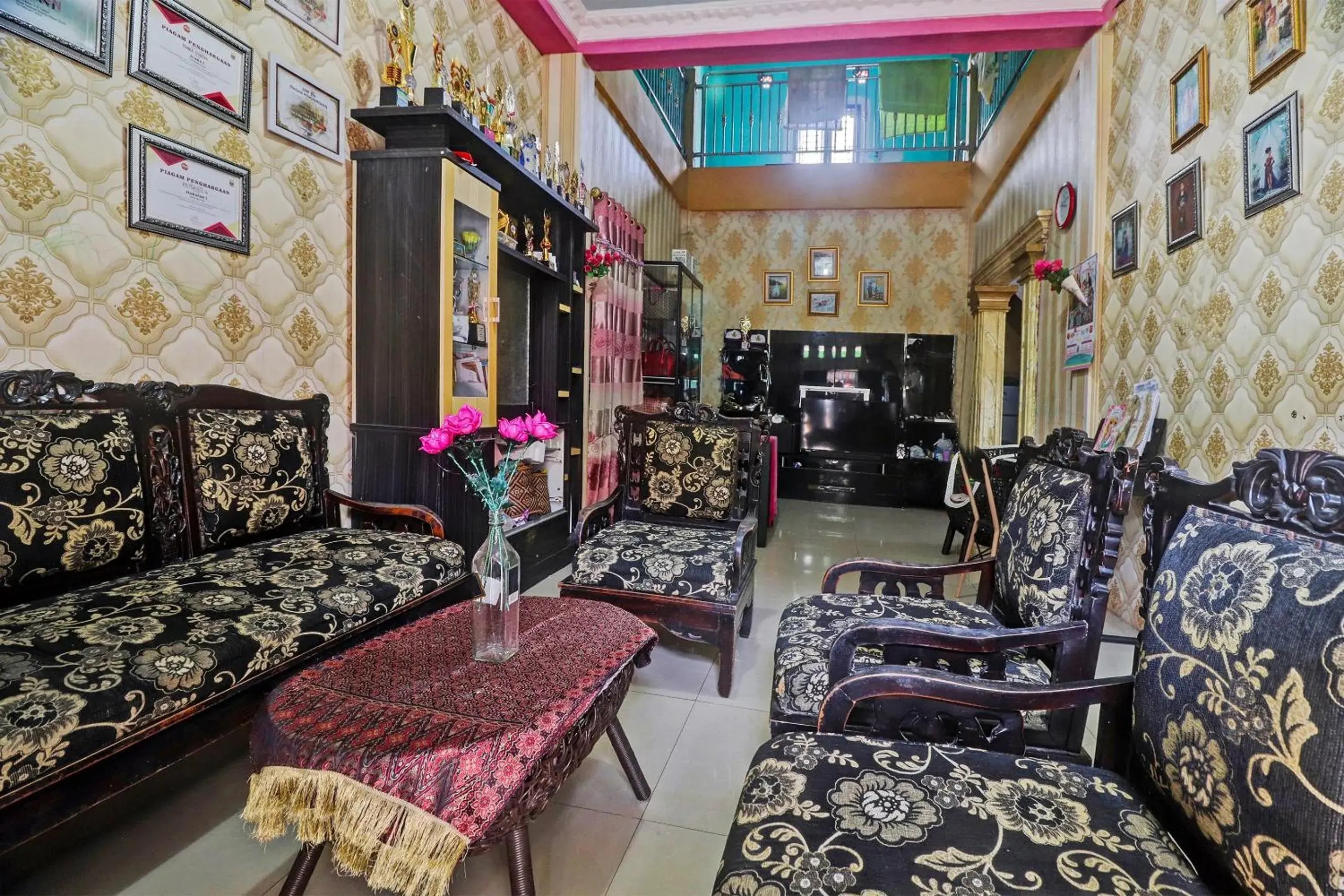 Lobby or reception in Hotel O Rania Kost Simpang Rimbo Lobby or reception in Hotel O Rania Kost Simpang Rimbo