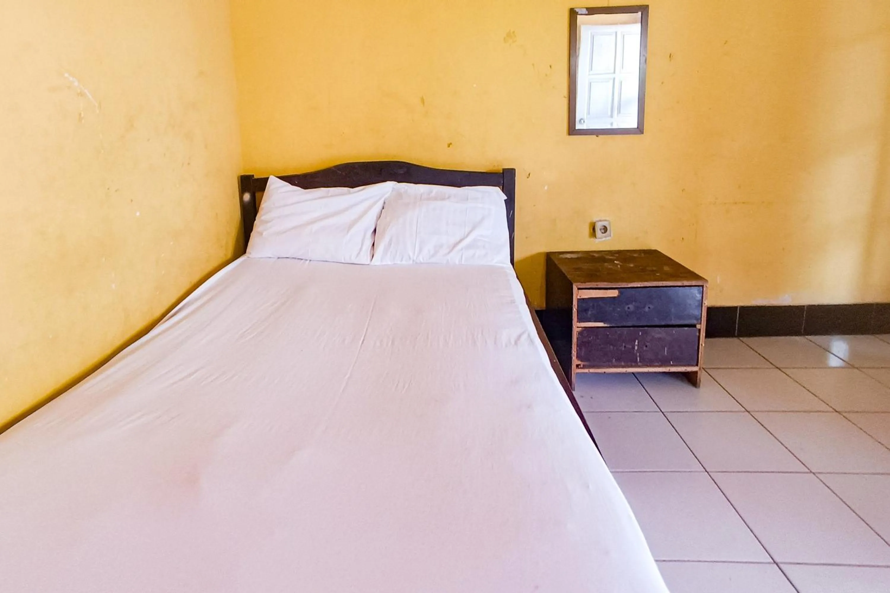 Bedroom, Bed in Hotel Dienda Hayu