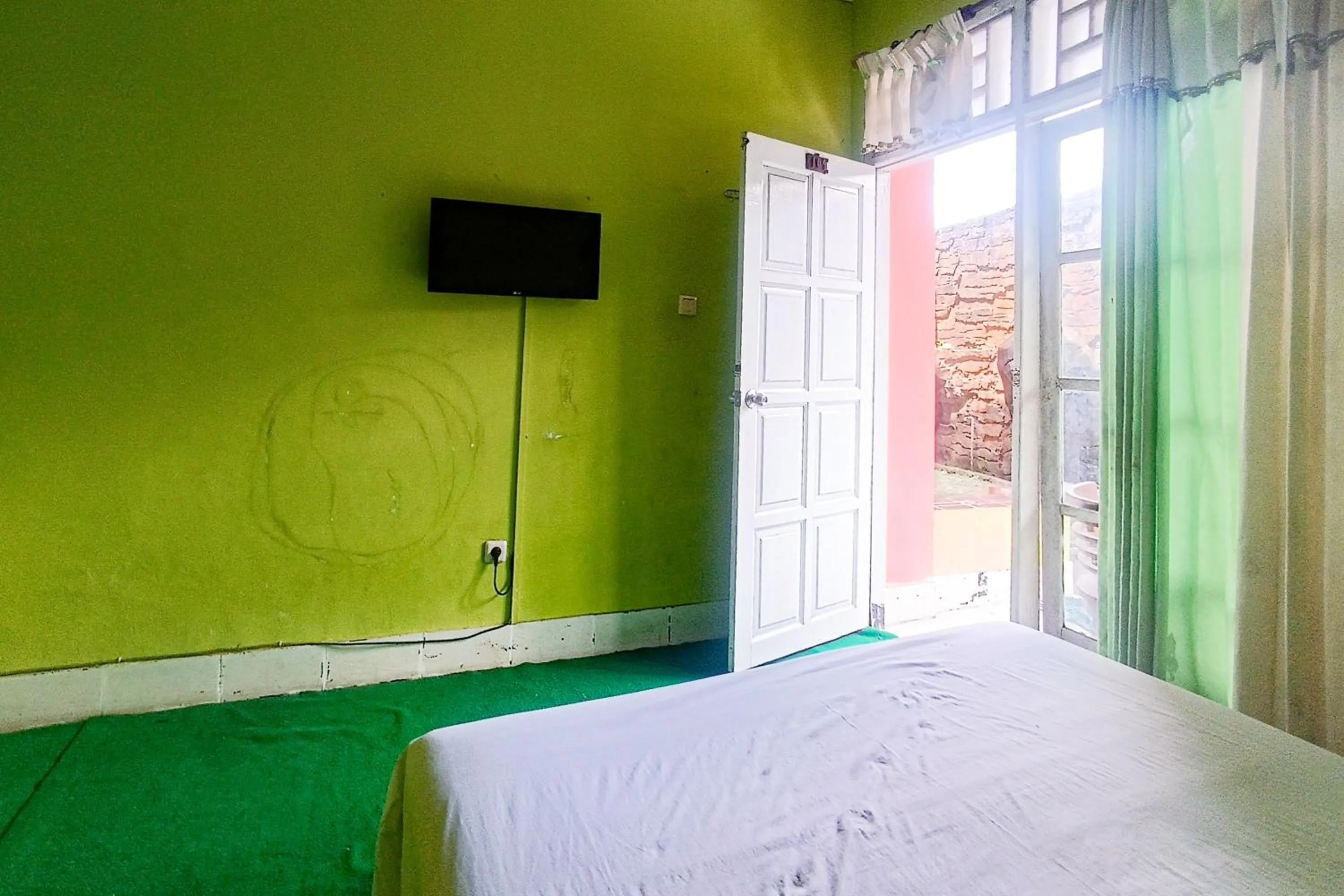Bedroom, Bed in Hotel Dienda Hayu