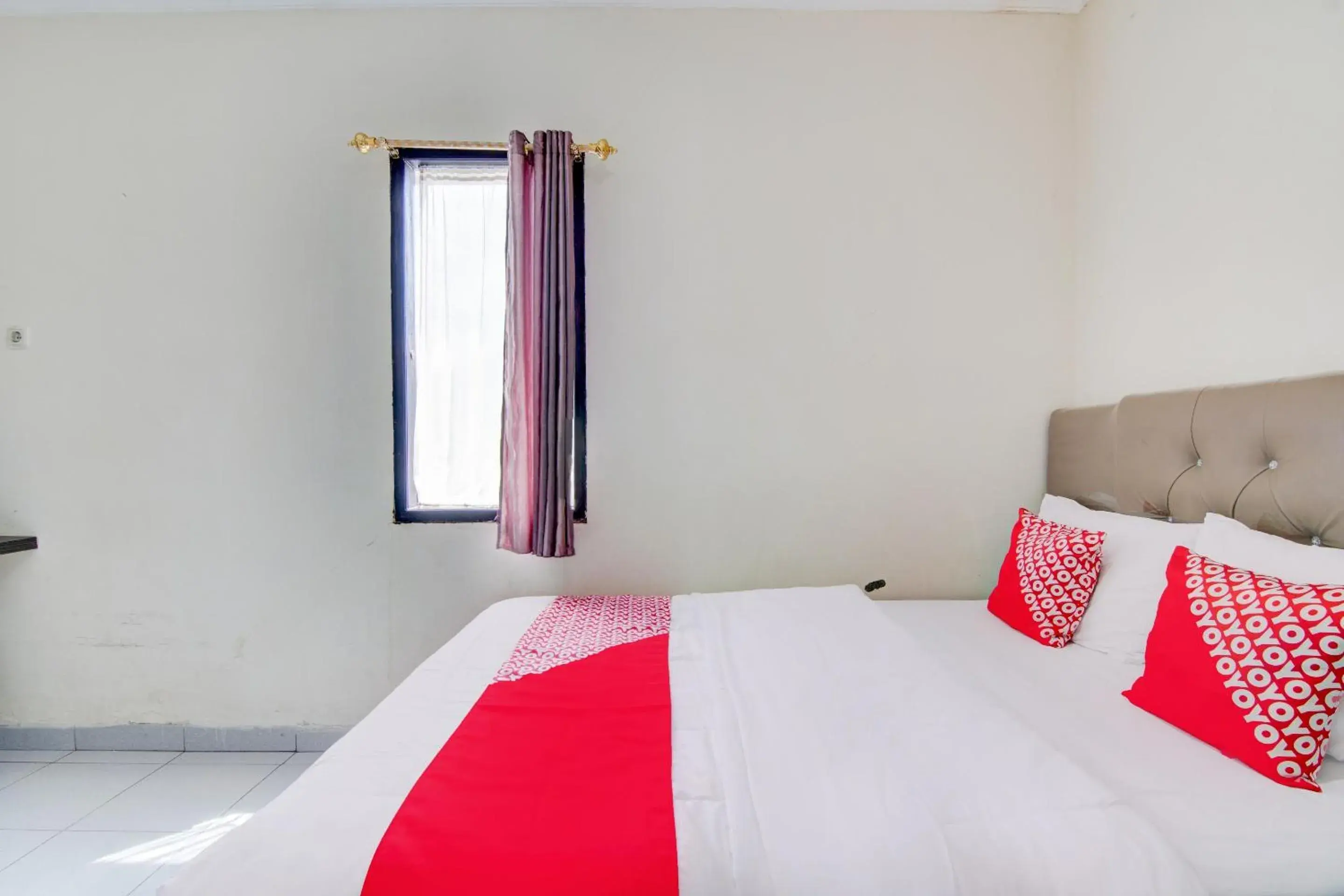 Bedroom, Bed in Hotel O Raya Guest House Syariah Bedroom, Bed in Hotel O Raya Guest House Syariah