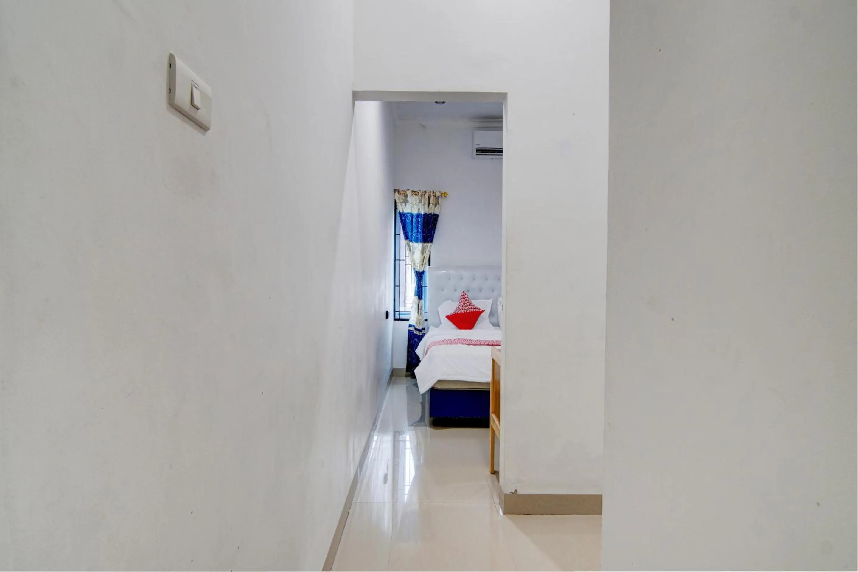 Bedroom, Bed in Hotel O Raya Guest House Syariah