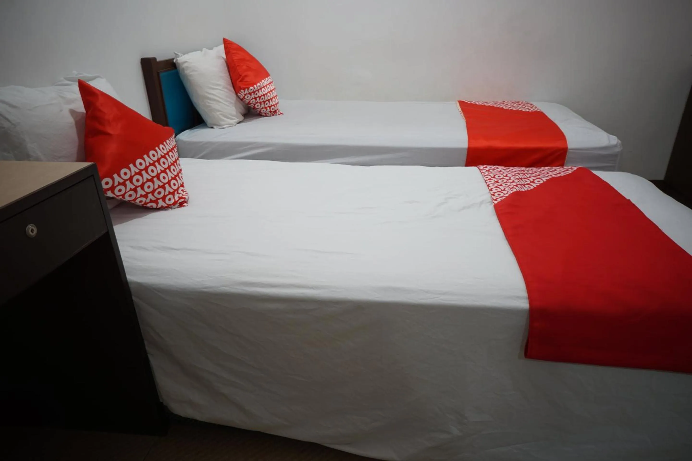 Standard Twin Room in OYO 92863 Hotel Blessing