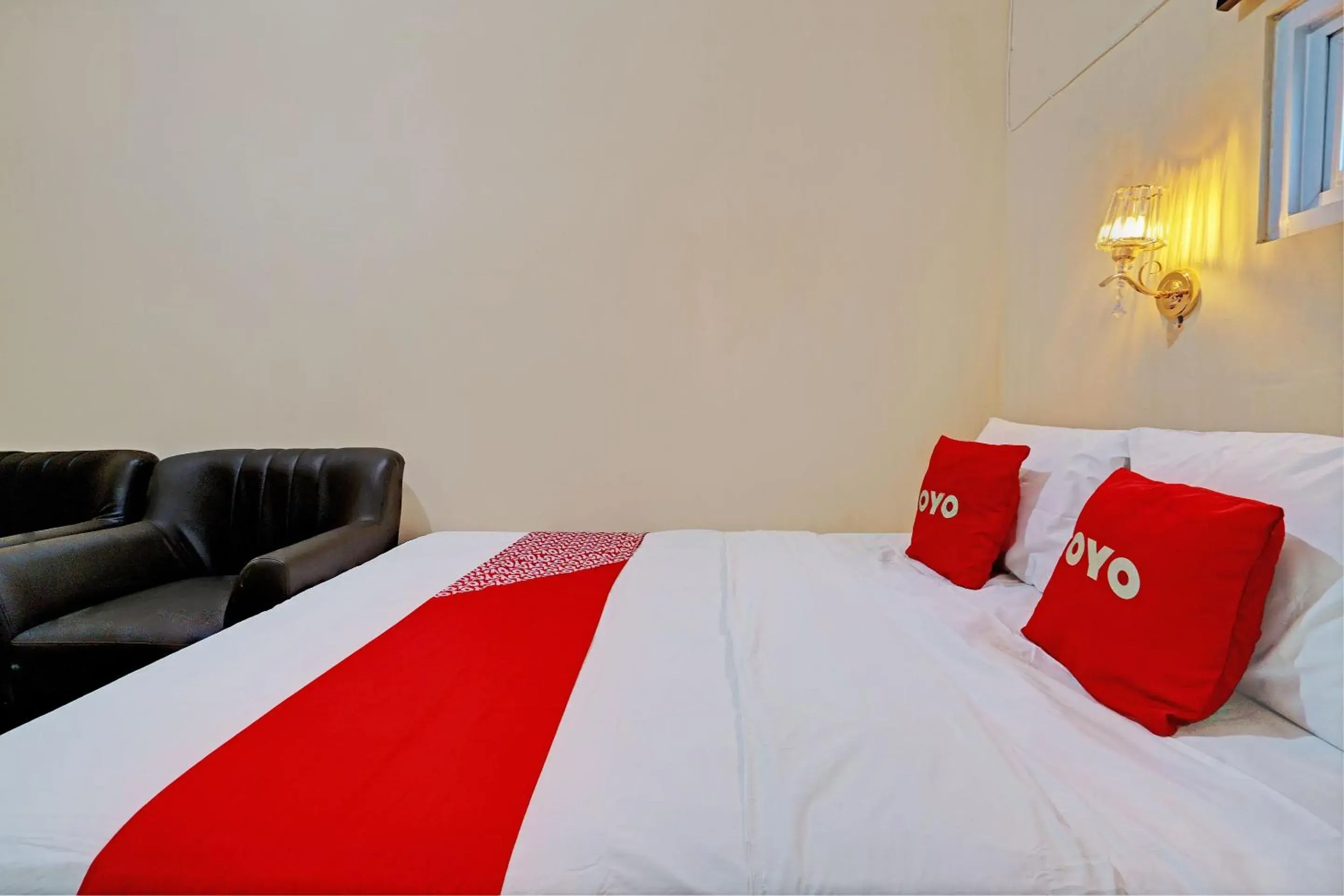 Bedroom in OYO 92871 Ciparay Residence Bedroom in OYO 92871 Ciparay Residence