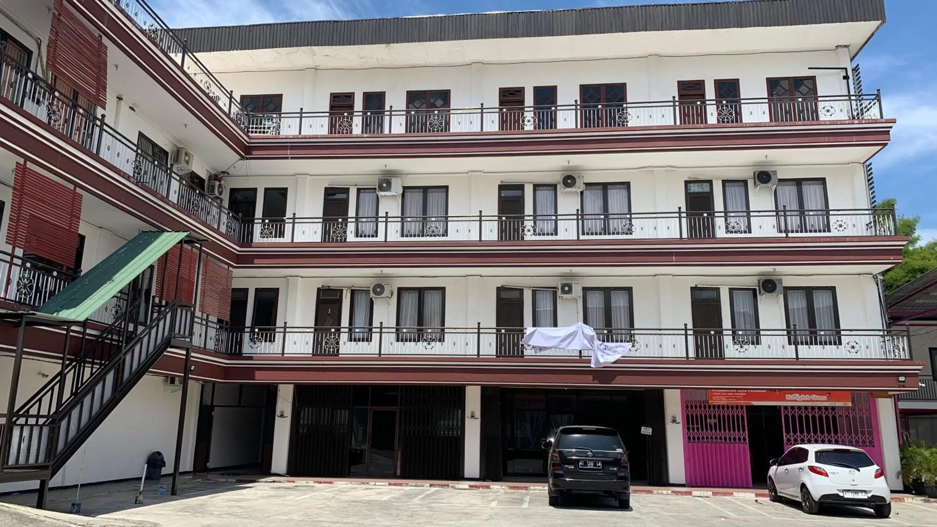 Facade/entrance in Hotel O Guest House Pandita