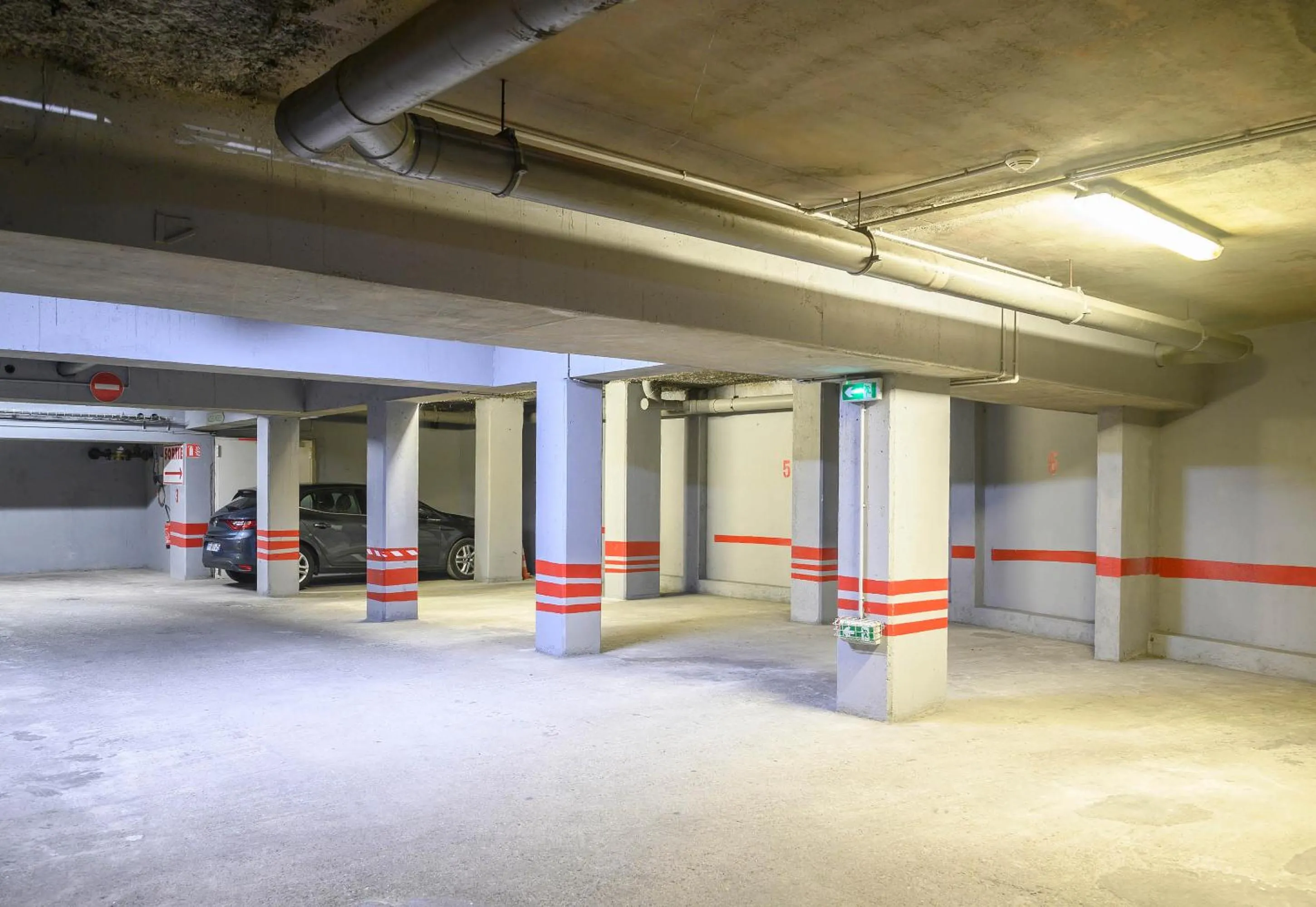 Parking in B&B HOTEL Nîmes Centre Arènes