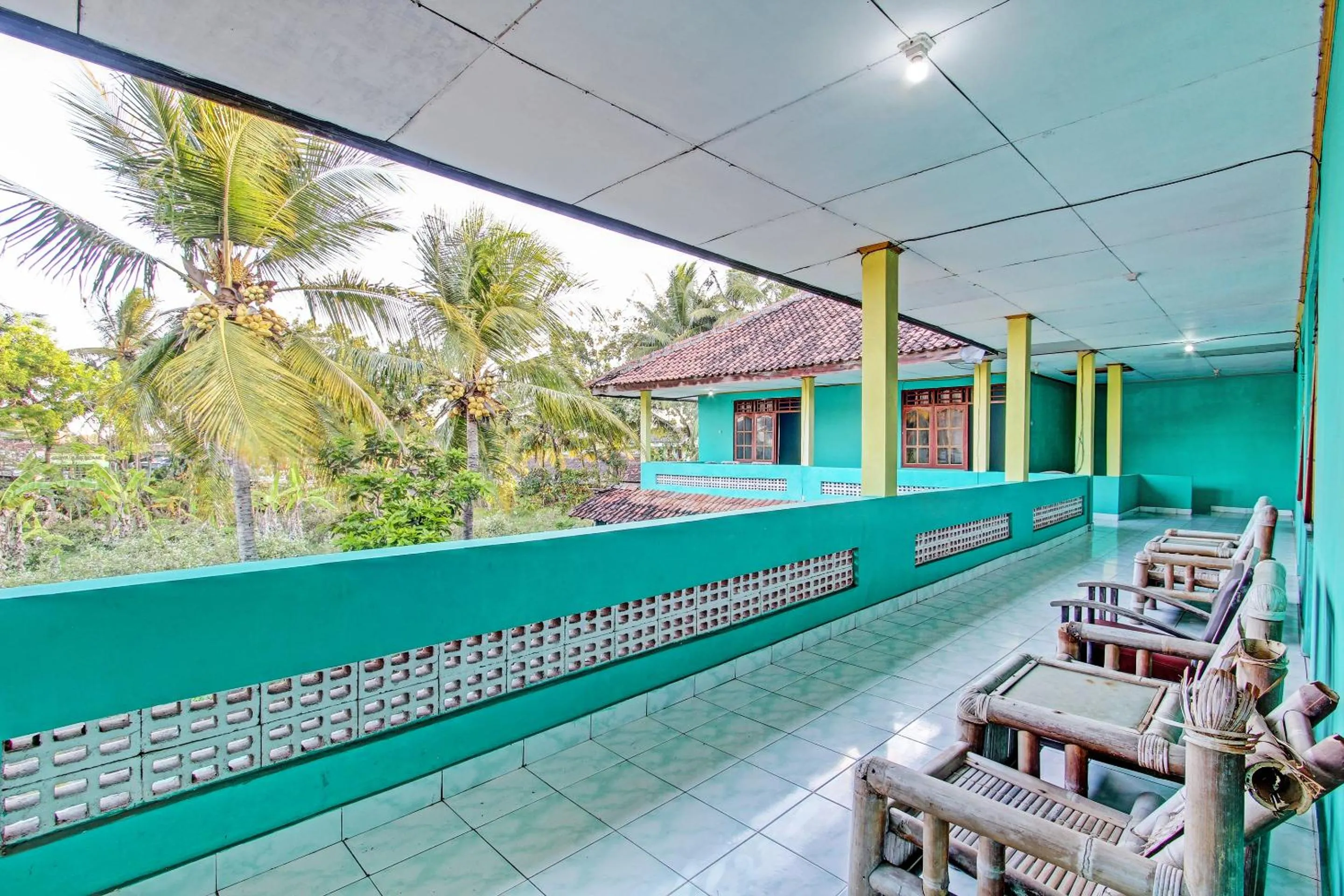 Lobby or reception in SPOT ON 92873 Losmen Parikesit