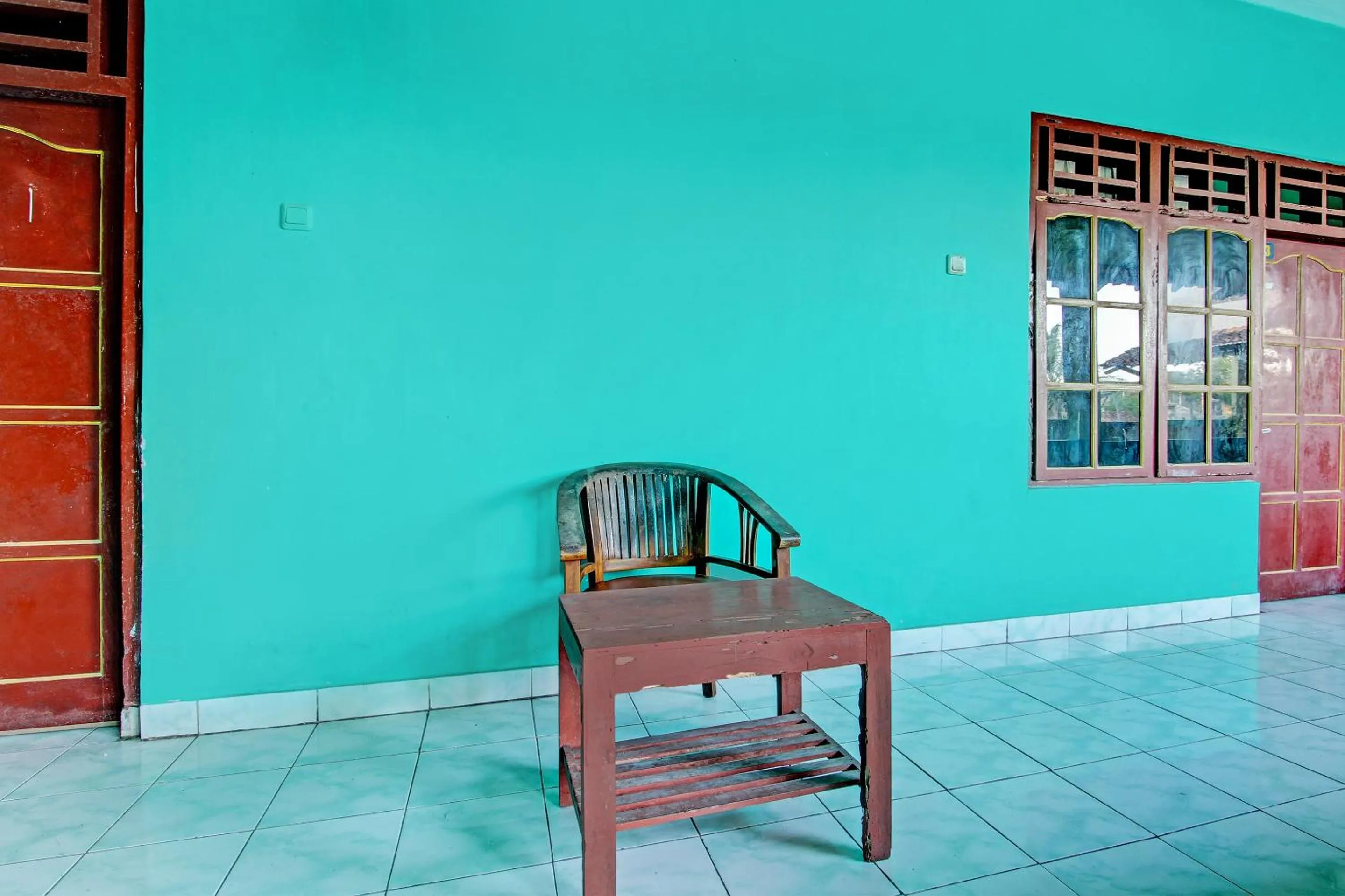 Lobby or reception in SPOT ON 92873 Losmen Parikesit