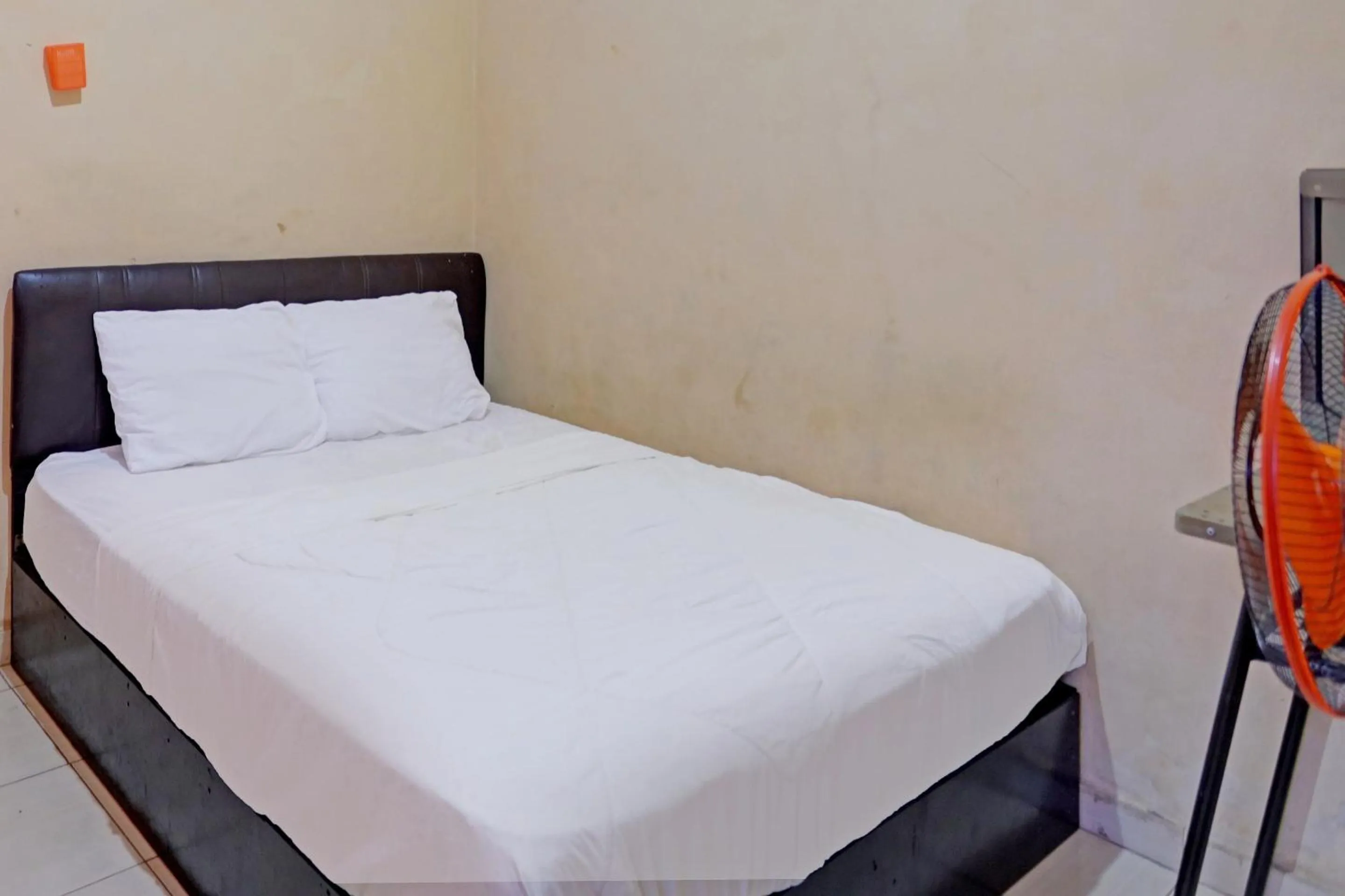 Bedroom, Bed in Hotel O Pelita StayNearAnugrah Sinar Lautan