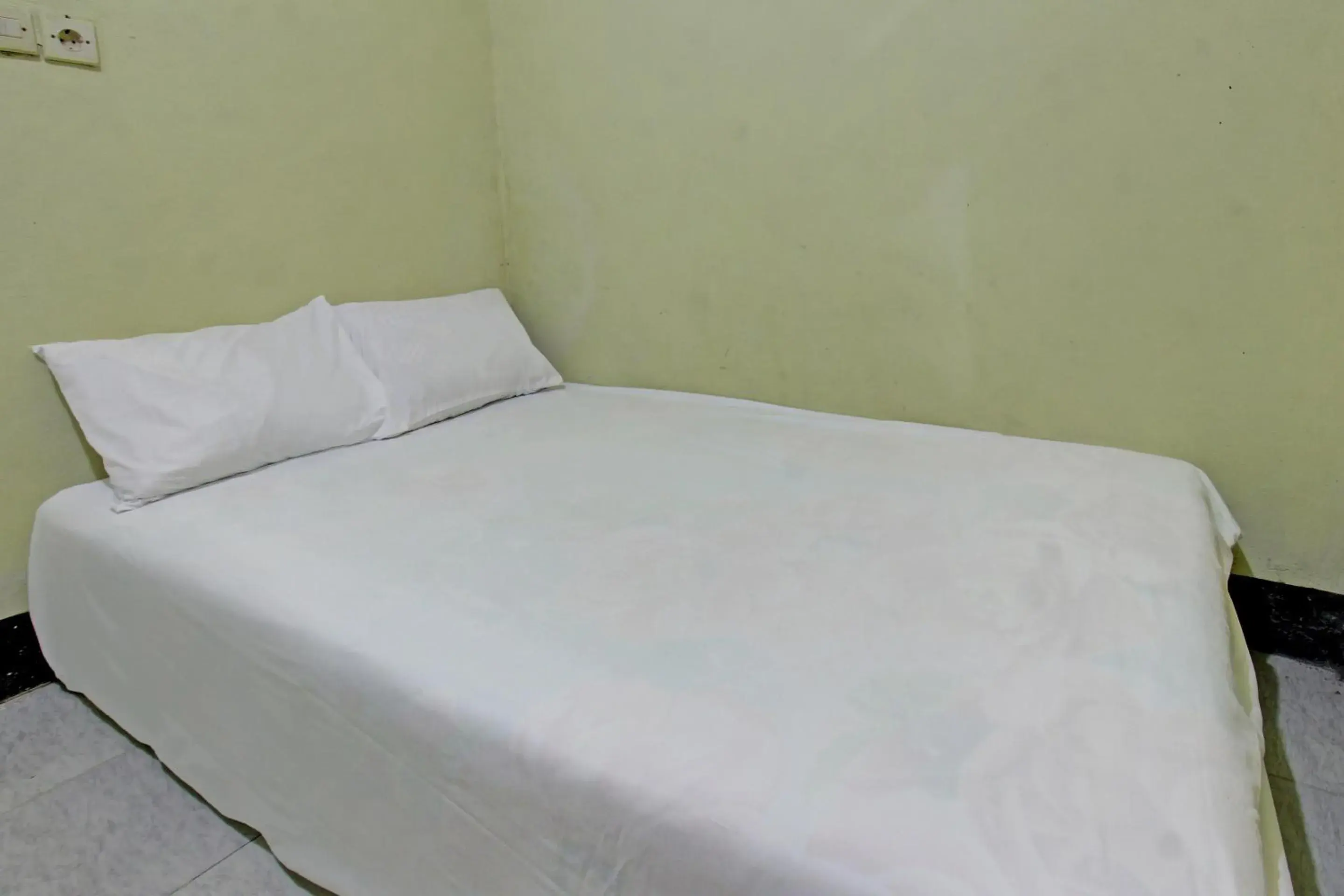 Bedroom, Bed in Hotel O Penginapan 3 Bersaudara Near Pasar Sengkol Bedroom, Bed in Hotel O Penginapan 3 Bersaudara Near Pasar Sengkol