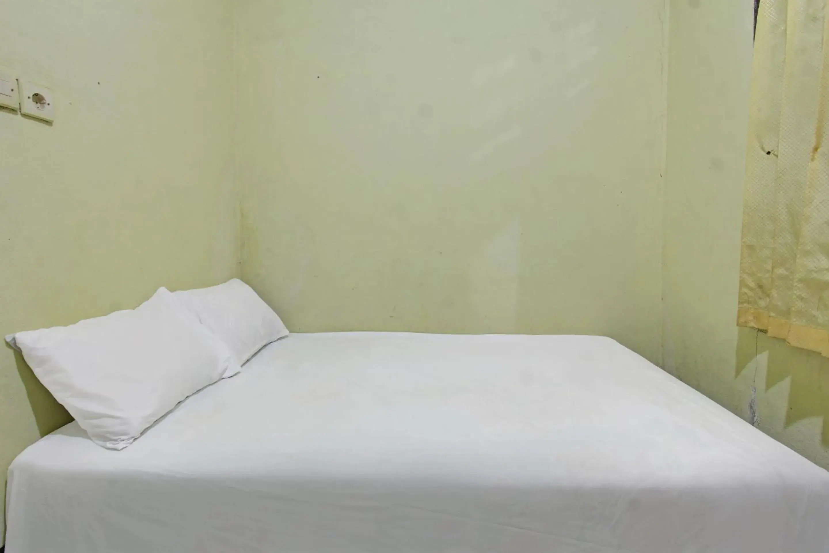 Bedroom, Bed in Hotel O Penginapan 3 Bersaudara Near Pasar Sengkol Bedroom, Bed in Hotel O Penginapan 3 Bersaudara Near Pasar Sengkol