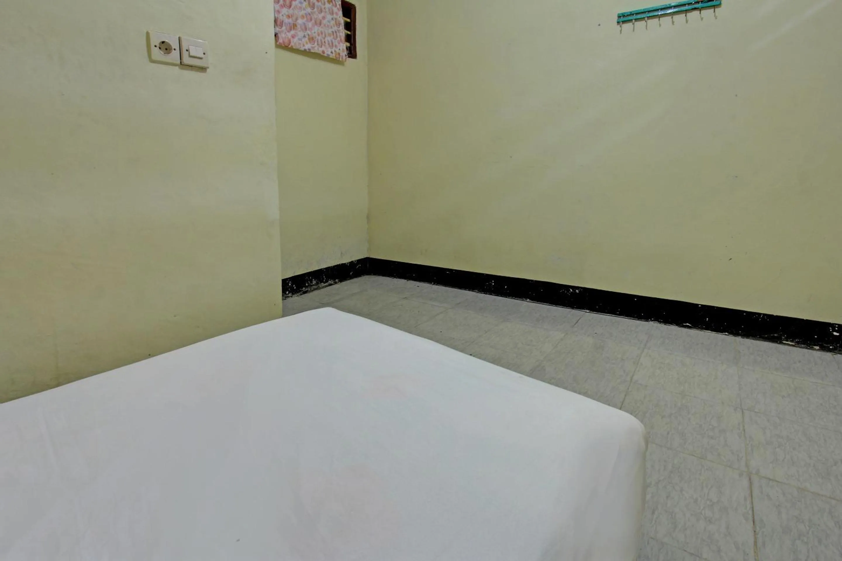 Bedroom, Bed in Hotel O Penginapan 3 Bersaudara Near Pasar Sengkol