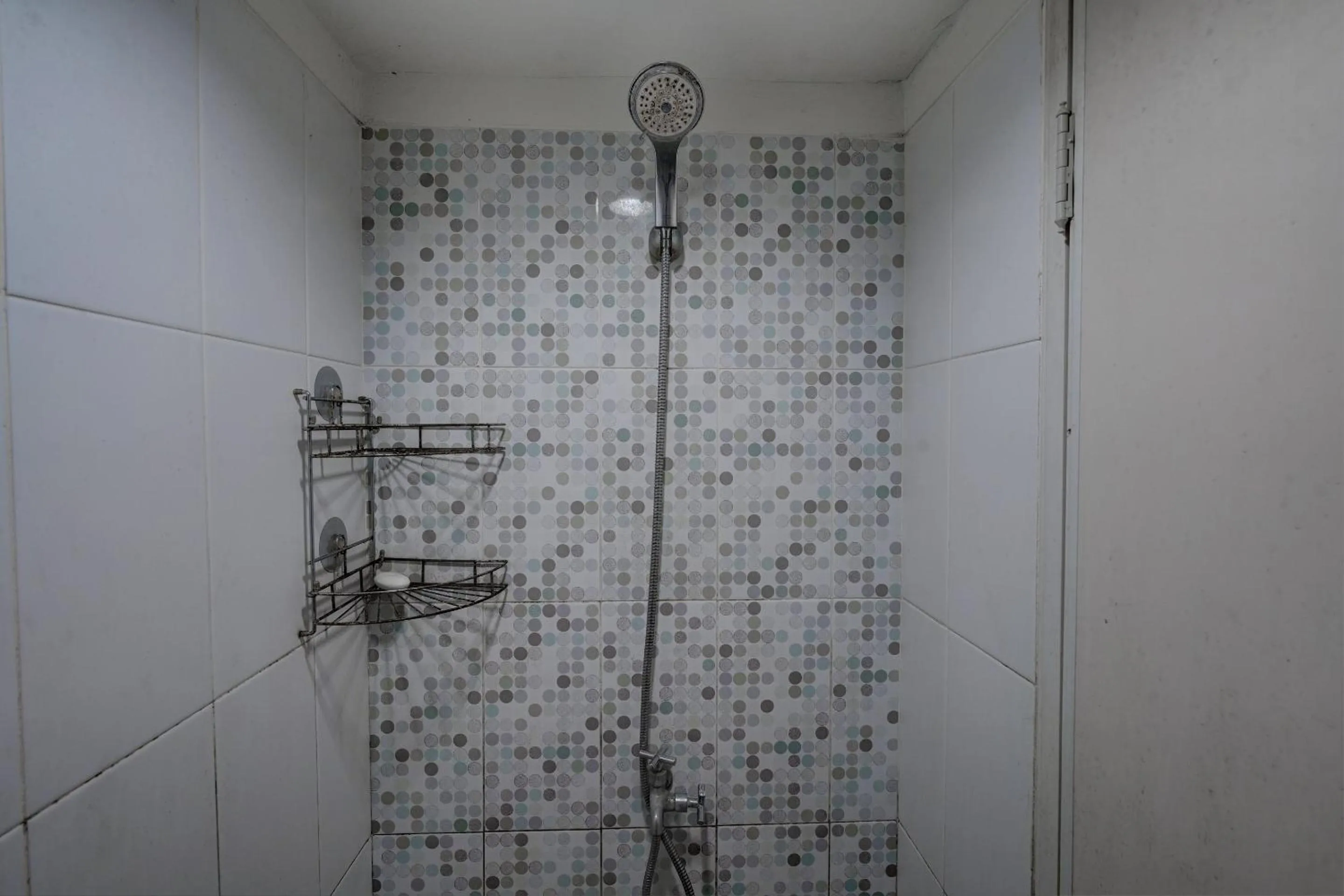 Bathroom in Collection O 92870 Apartement Grand Sentraland Karawang By Ipul