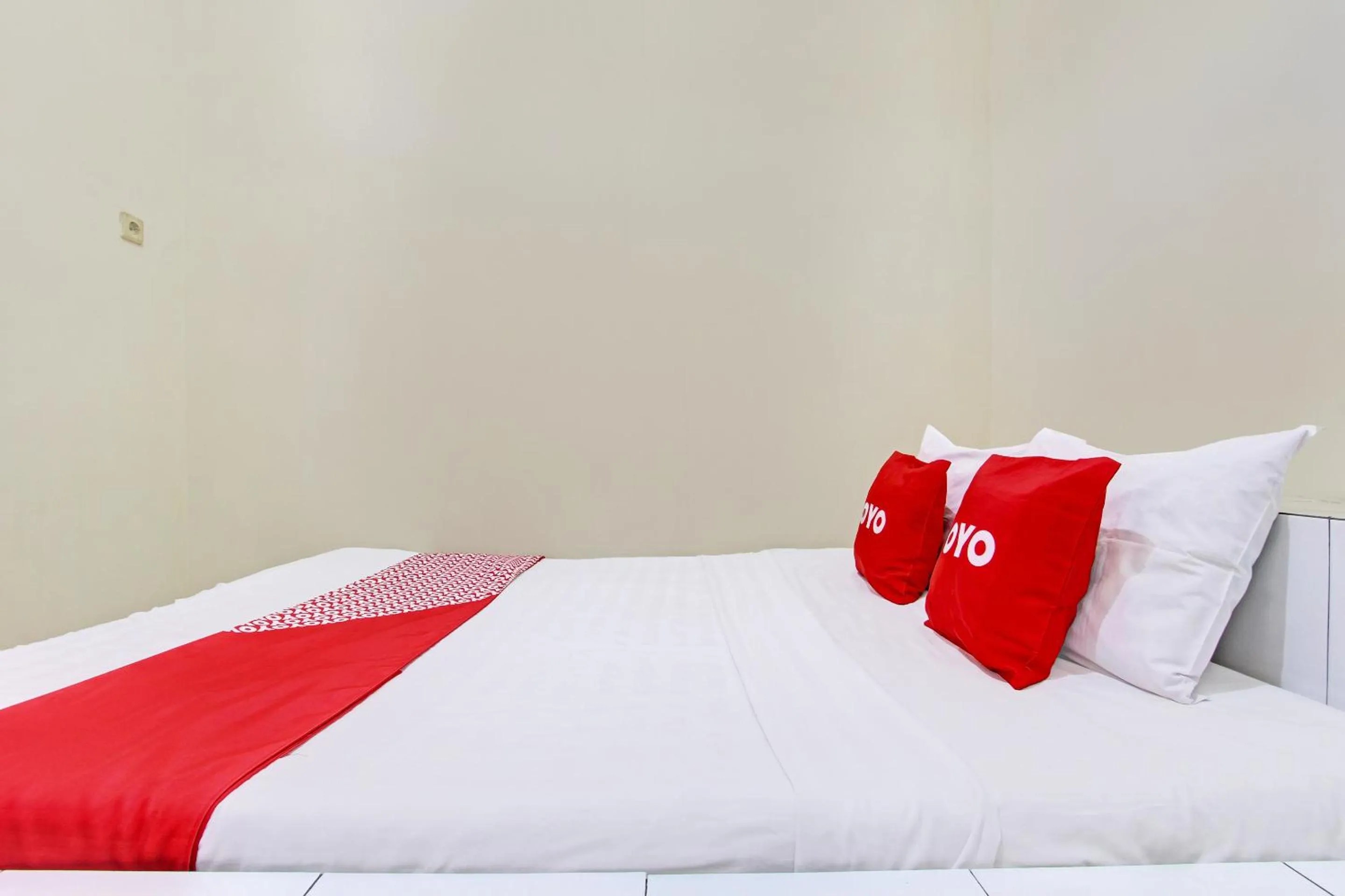 Bedroom in OYO 92884 Agustha Homestay