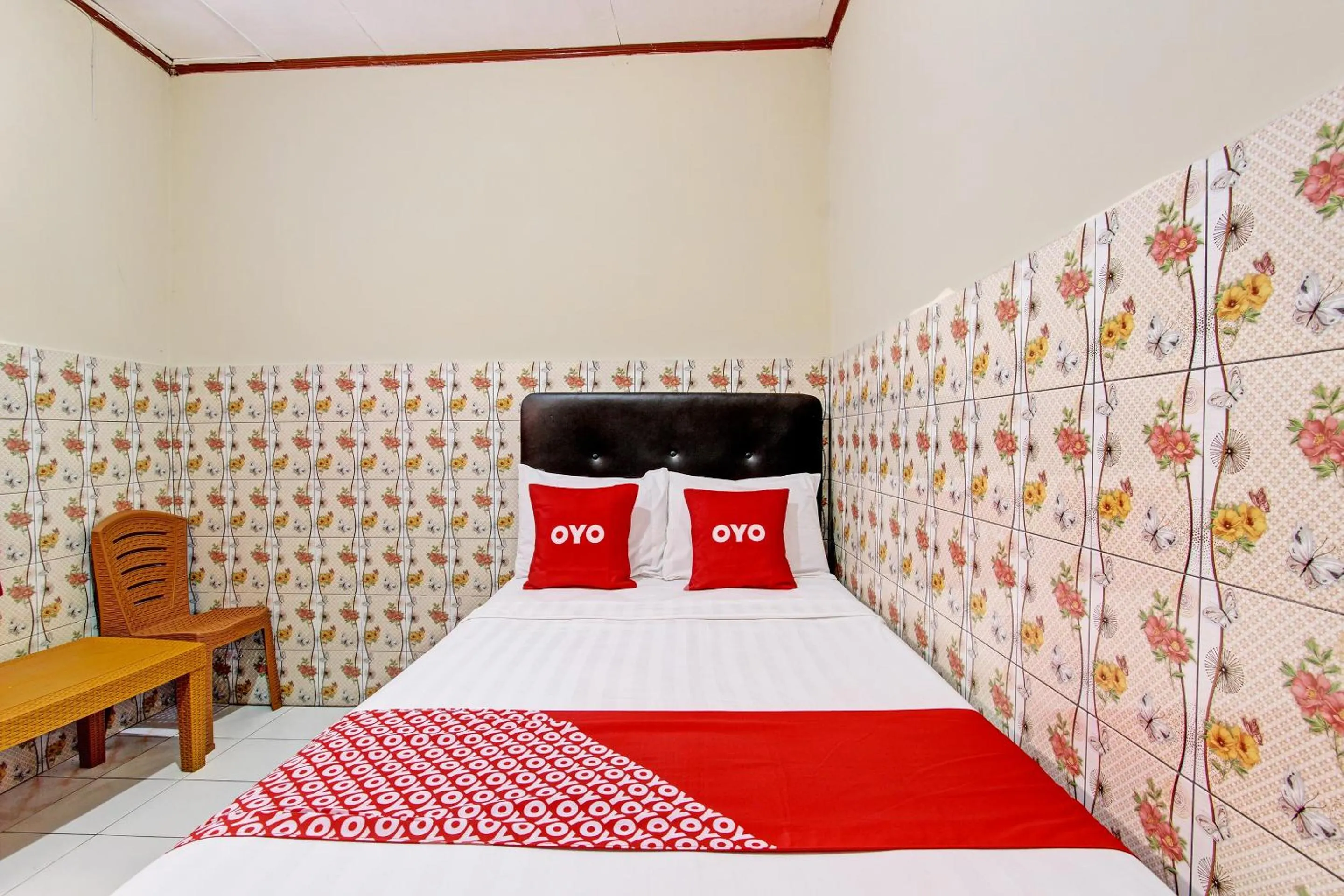 Bedroom in OYO 92884 Agustha Homestay