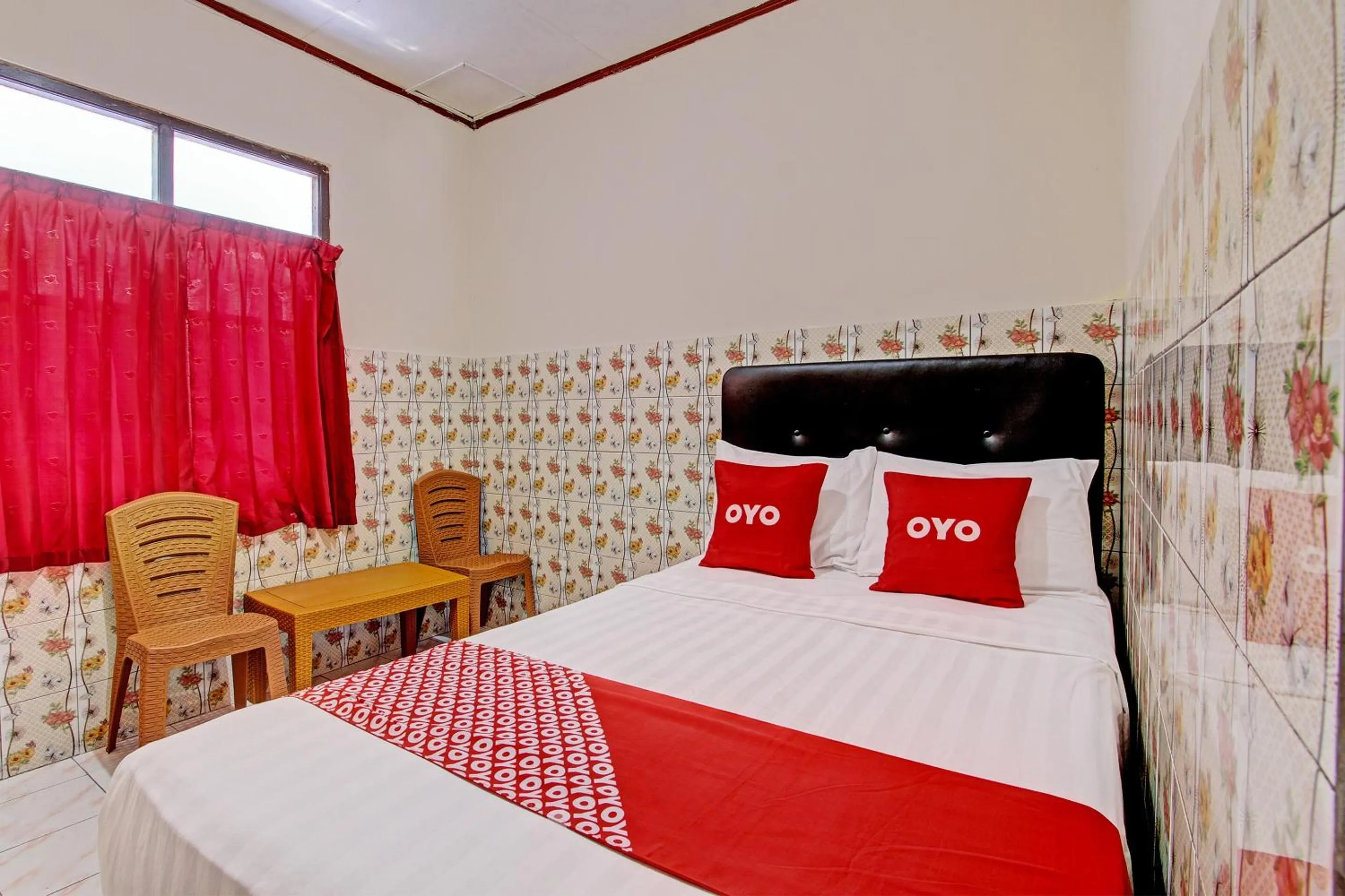 Bedroom in OYO 92884 Agustha Homestay