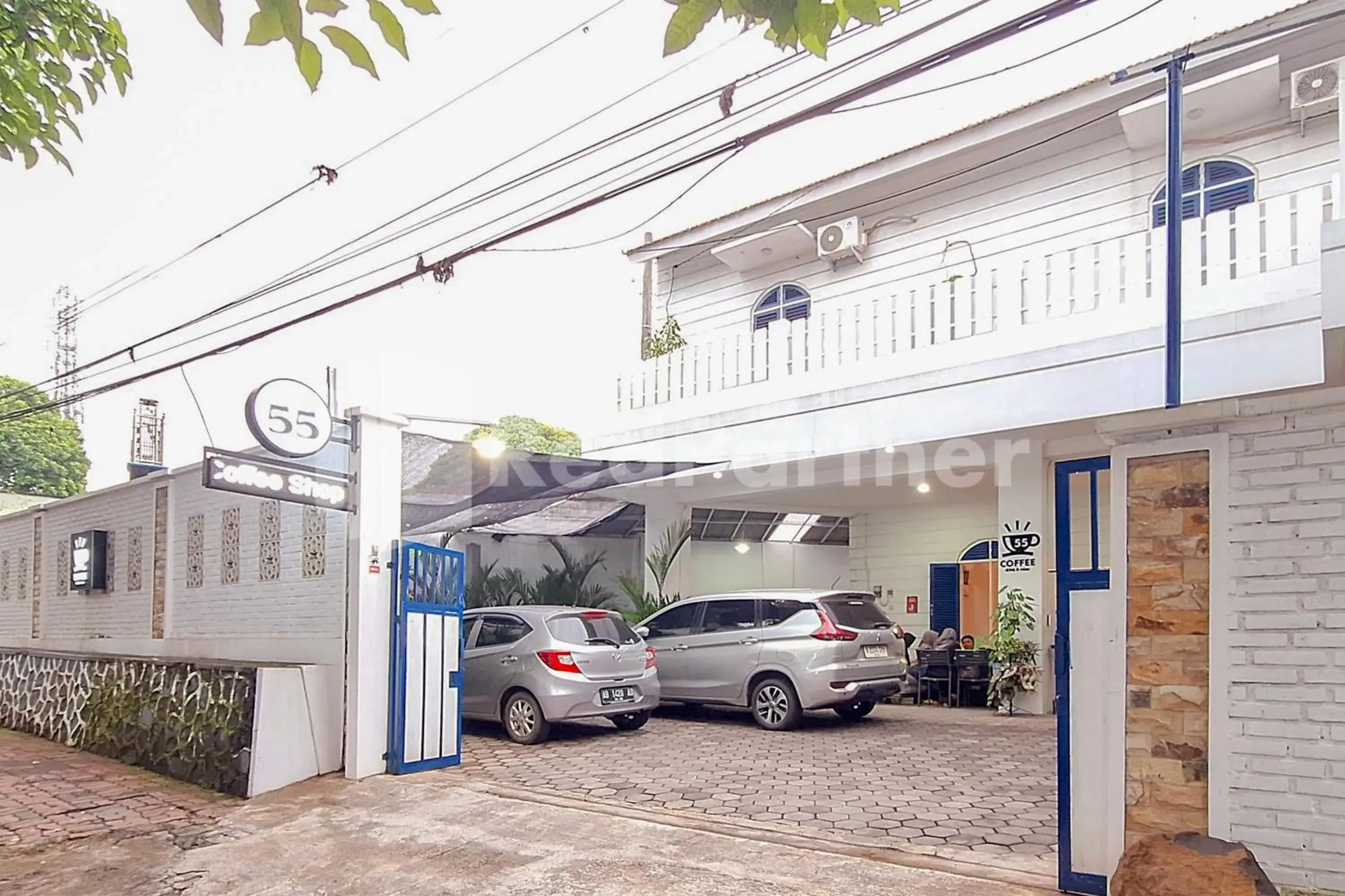 Facade/entrance in House n Coffee 55 Temanggung RedPartner Facade/entrance in House n Coffee 55 Temanggung RedPartner