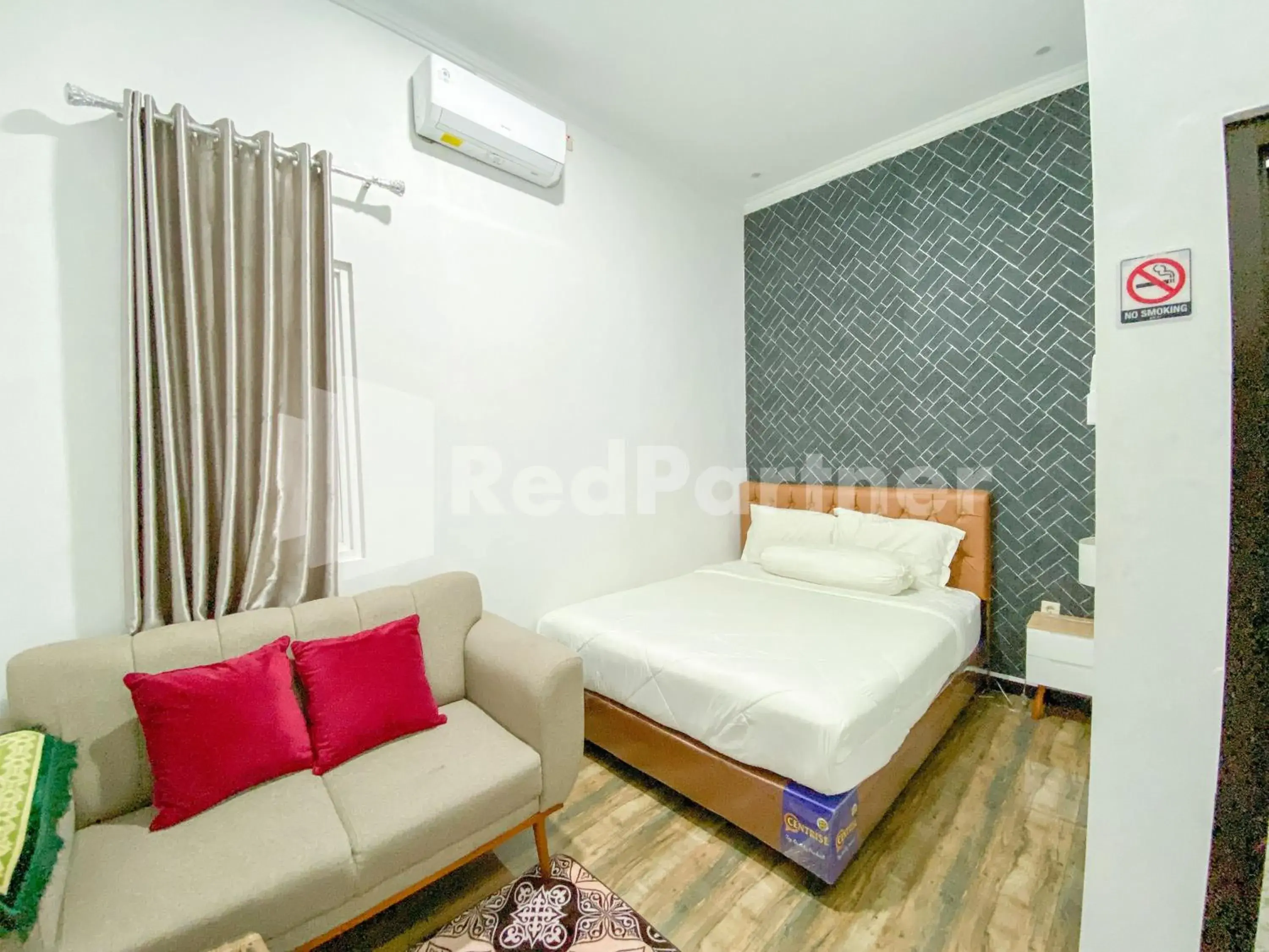 Bedroom, Bed in House n Coffee 55 Temanggung RedPartner Bedroom, Bed in House n Coffee 55 Temanggung RedPartner