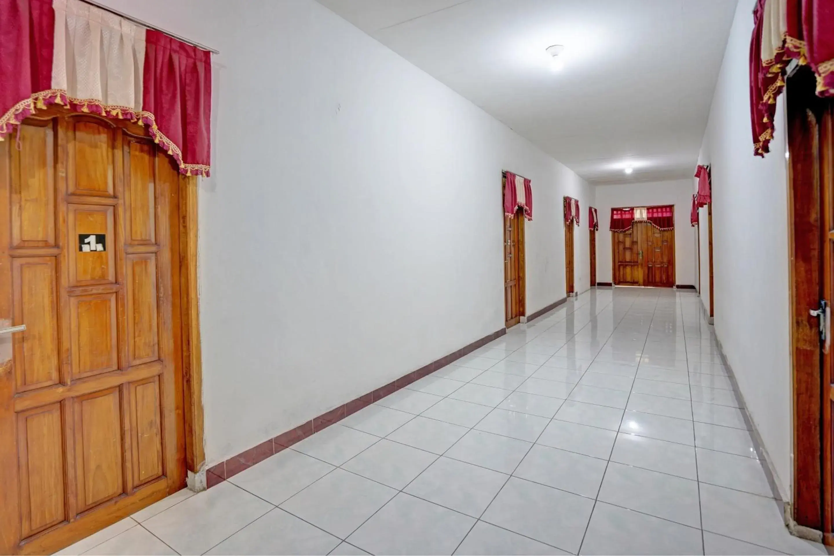 Lobby or reception in Collection O 92897 Hotel Intan Near Kantor Syahbandar Bawean Lobby or reception in Collection O 92897 Hotel Intan Near Kantor Syahbandar Bawean