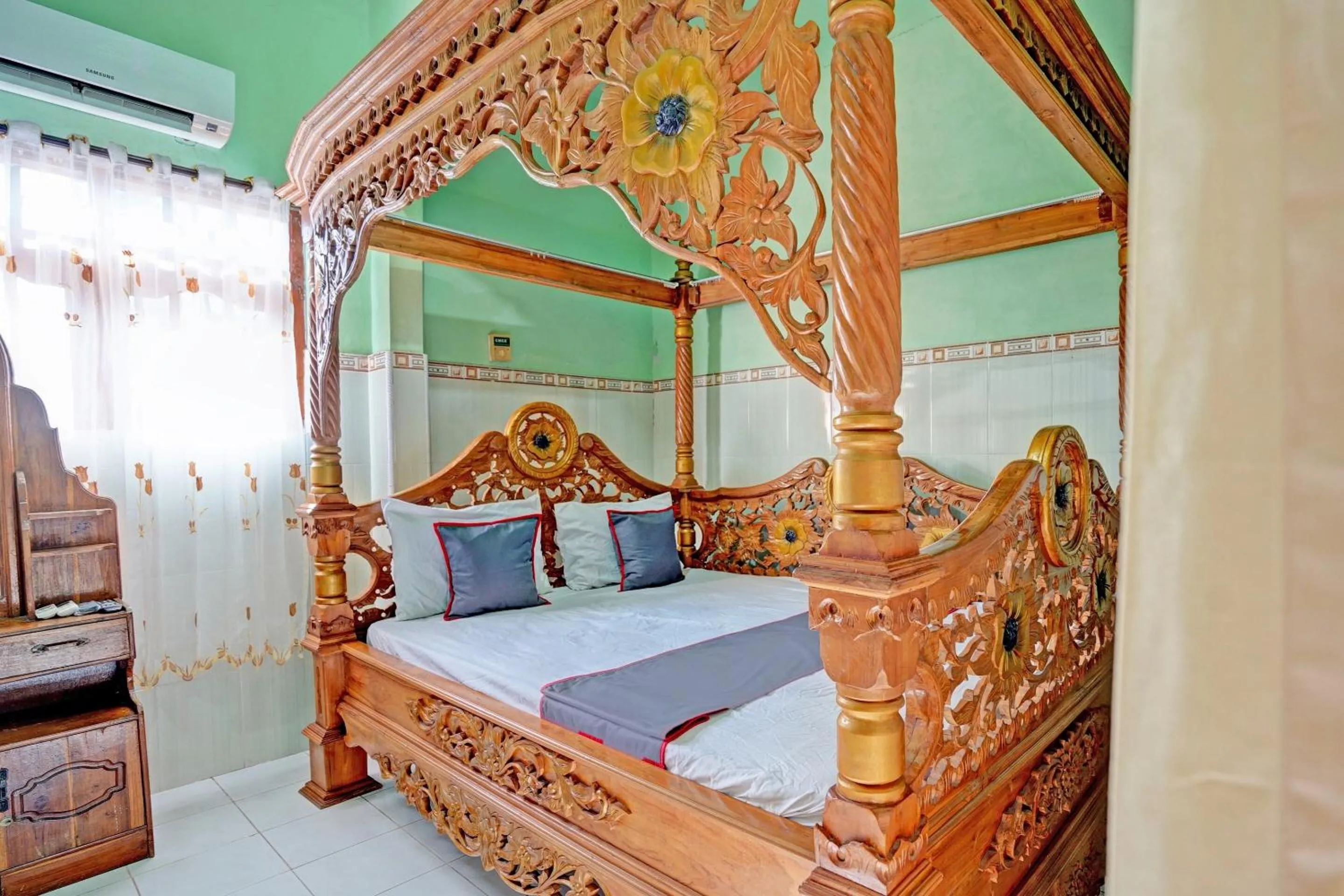 Bedroom, Bed in Collection O 92897 Hotel Intan Near Kantor Syahbandar Bawean