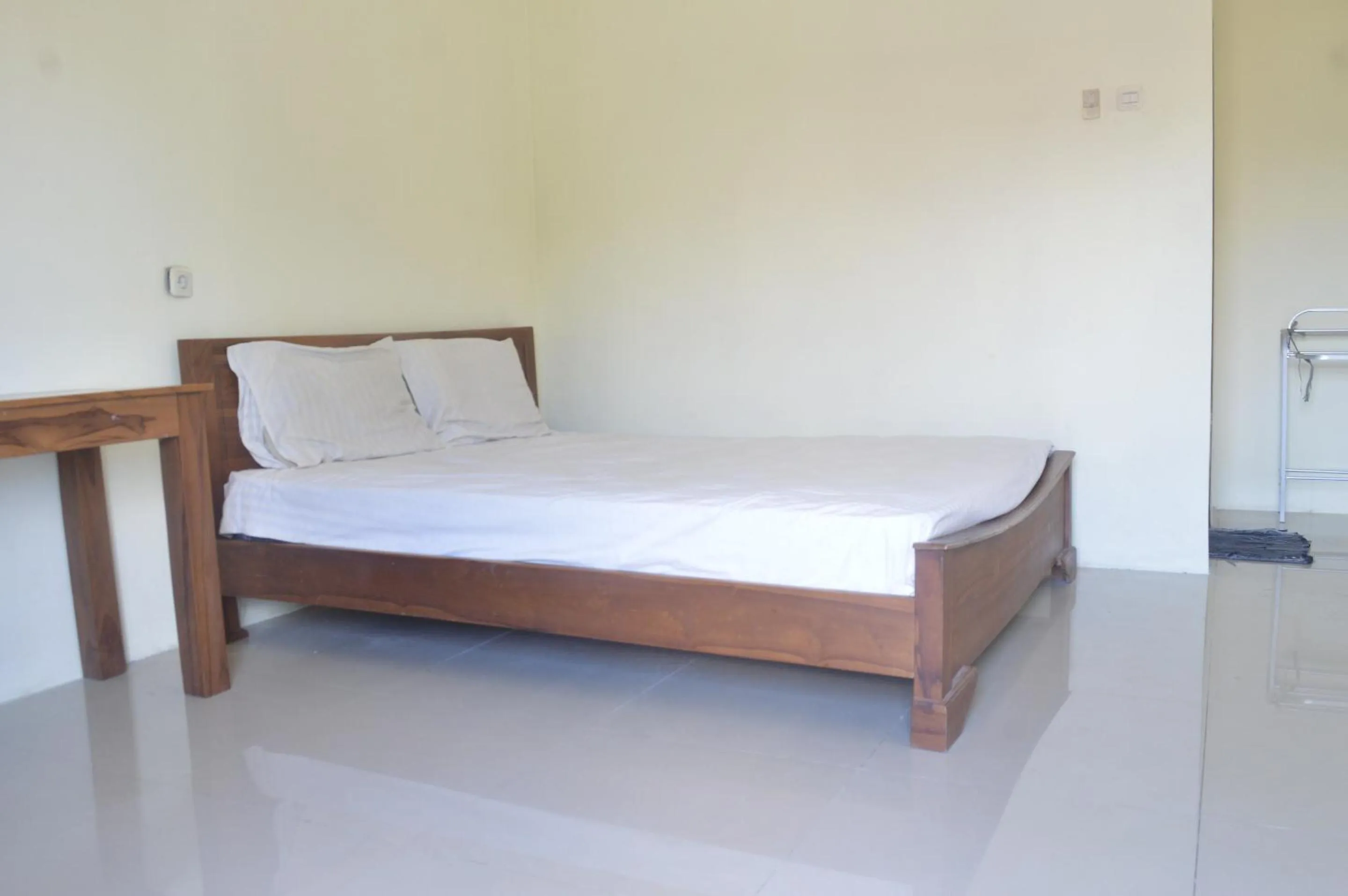 Bedroom, Bed in Hotel O Wisma Nusantara Near SD GMIM Wiau Lapi