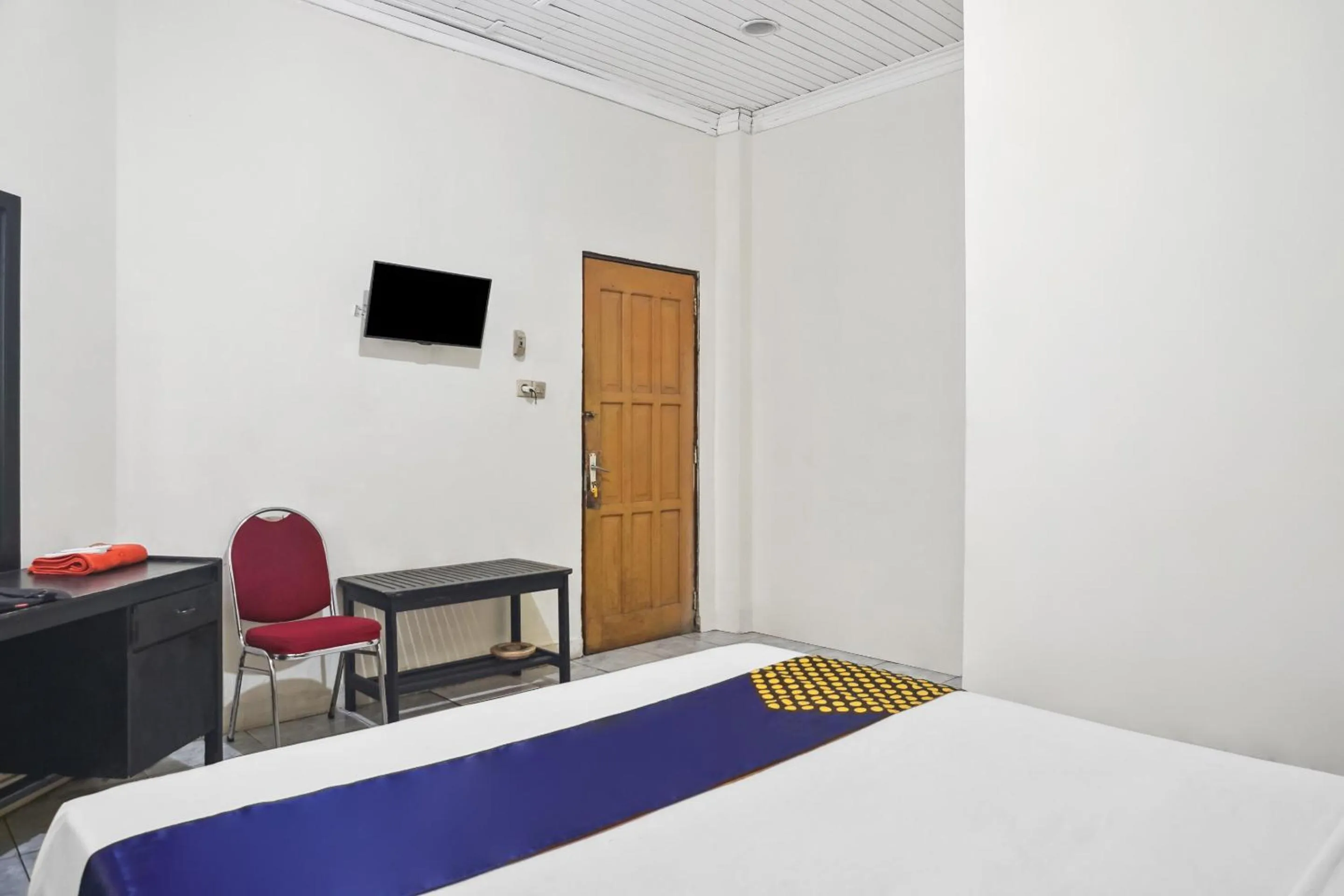 Bedroom, Bed in Hotel O Losmen Bahalap Syariah MarabahanNearSiring Marabahan (Ulek Barito)