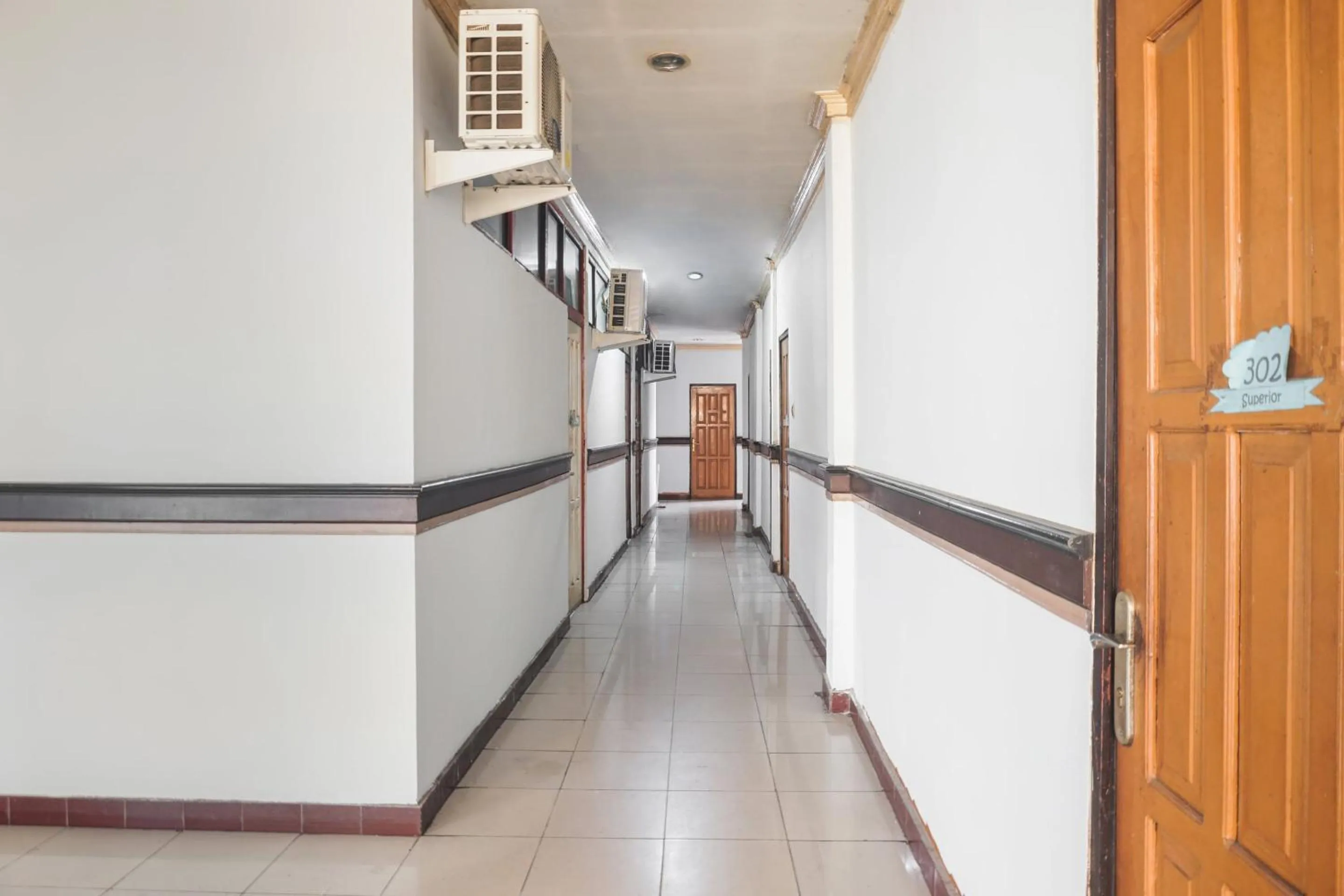 Lobby or reception in Hotel O Losmen Bahalap Syariah MarabahanNearSiring Marabahan (Ulek Barito)