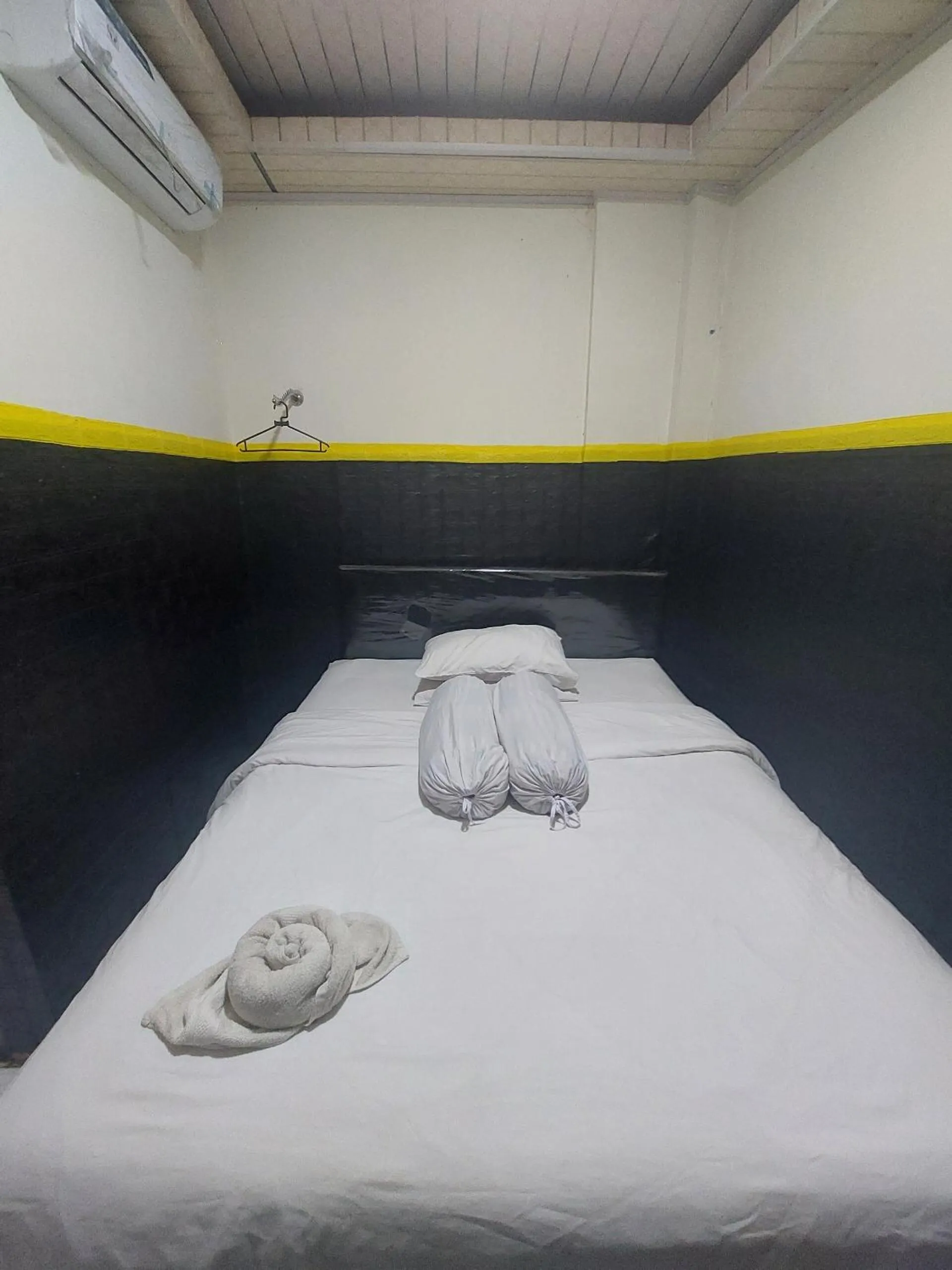 Bedroom, Bed in Hotel O Mahendra HomestayNearTaman Wisata Bukit Rurukan