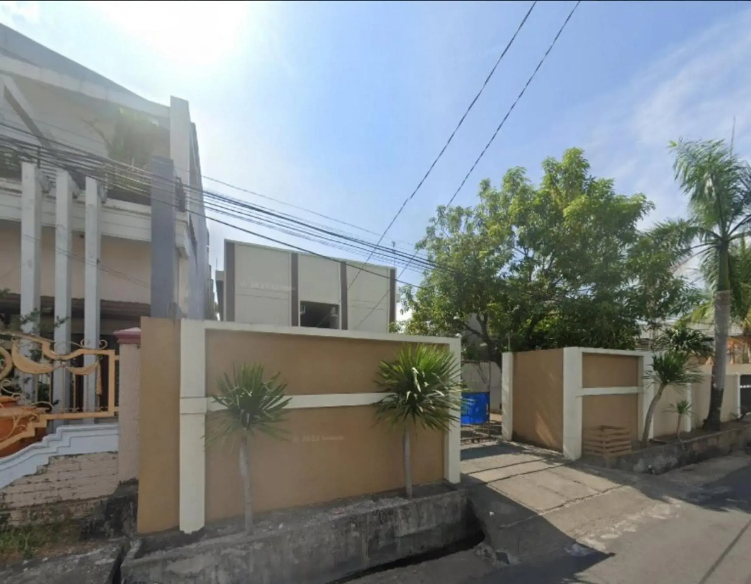 Facade/entrance in Hotel O Mahendra HomestayNearTaman Wisata Bukit Rurukan Facade/entrance in Hotel O Mahendra HomestayNearTaman Wisata Bukit Rurukan