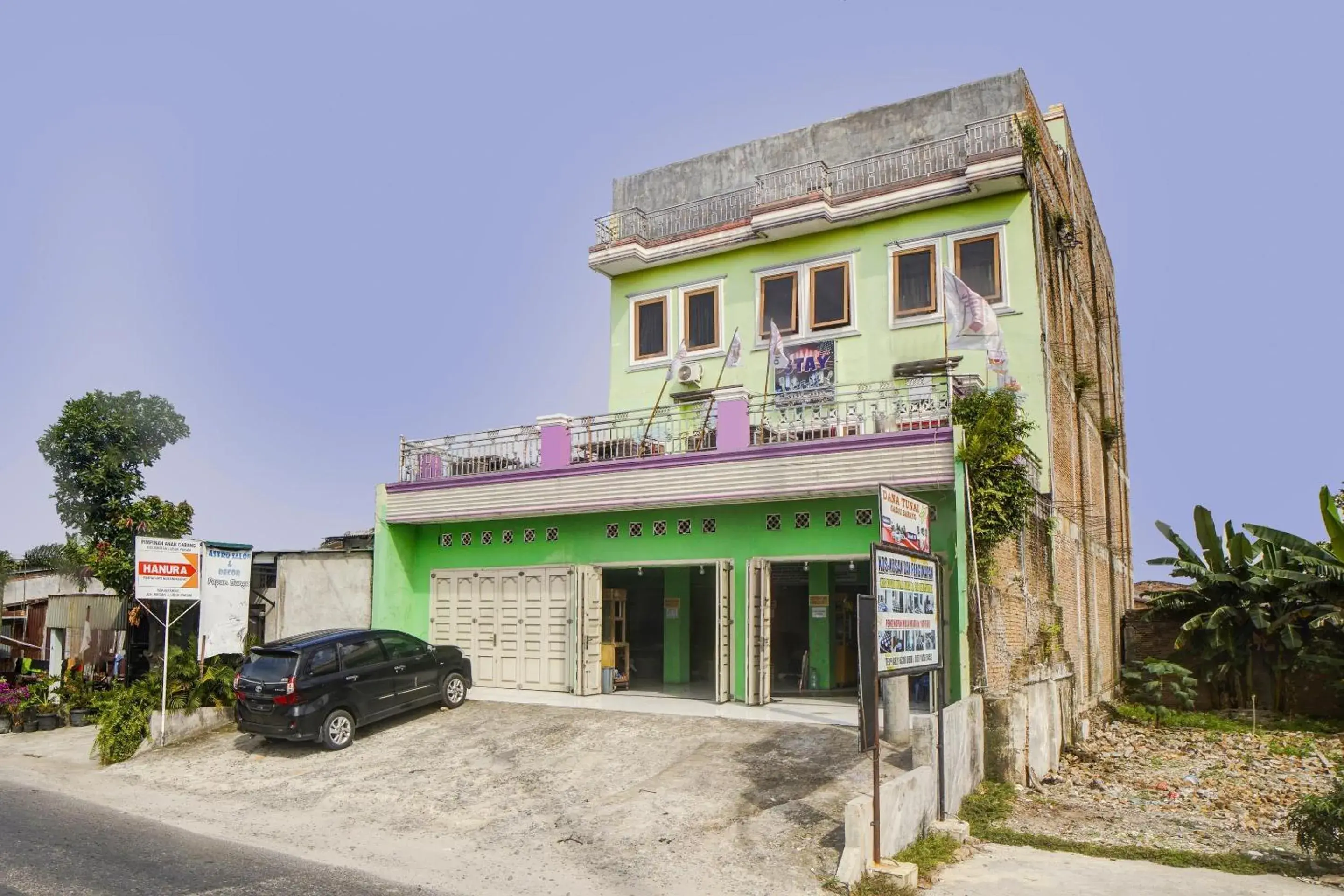 Facade/entrance in Hotel O Penginapan Pakam Facade/entrance in Hotel O Penginapan Pakam