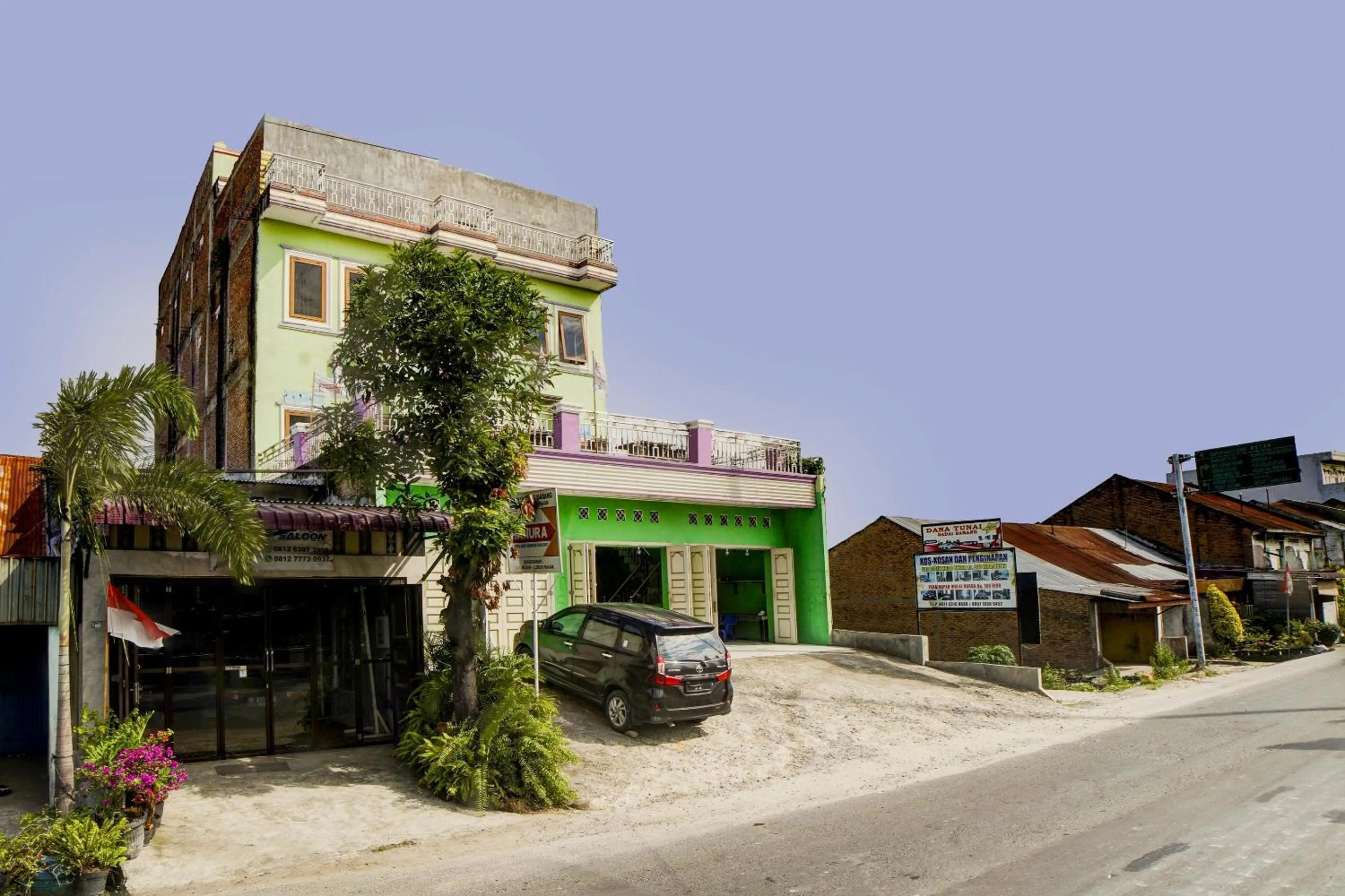 Facade/entrance in Hotel O Penginapan Pakam