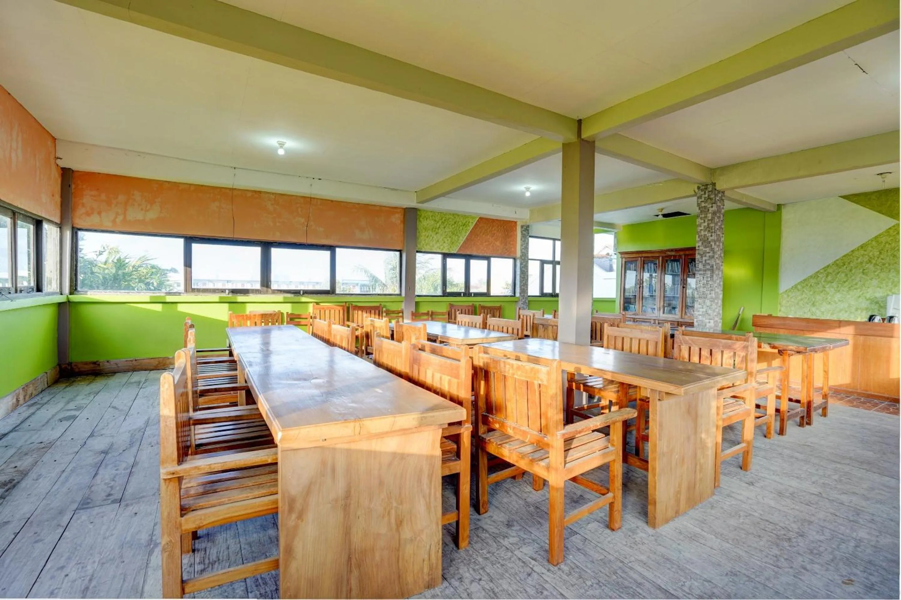 Lobby or reception in Hotel O Sahabat Syariah Near Plasa Telkom Bawean