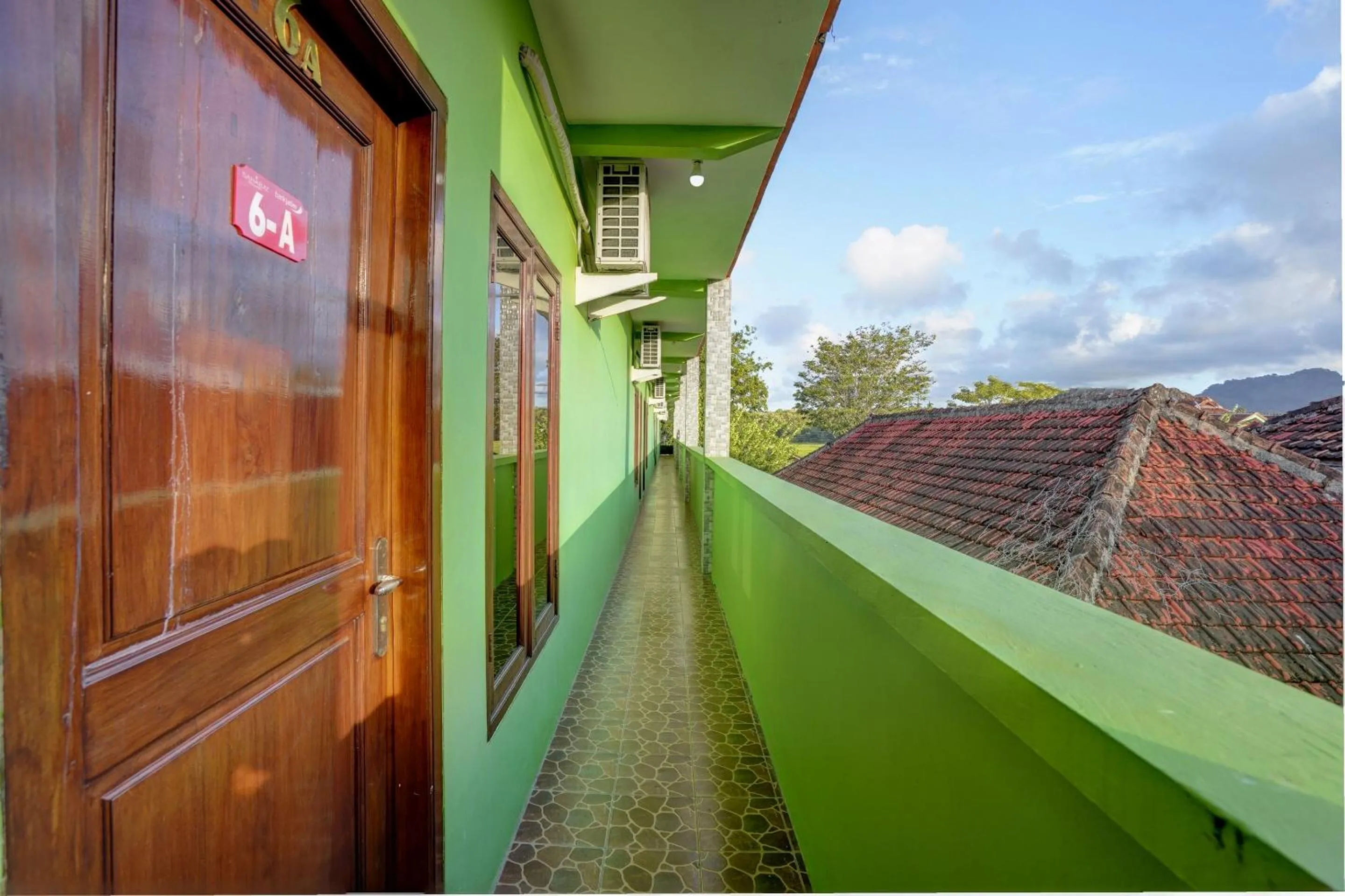 Lobby or reception in Hotel O Sahabat Syariah Near Plasa Telkom Bawean