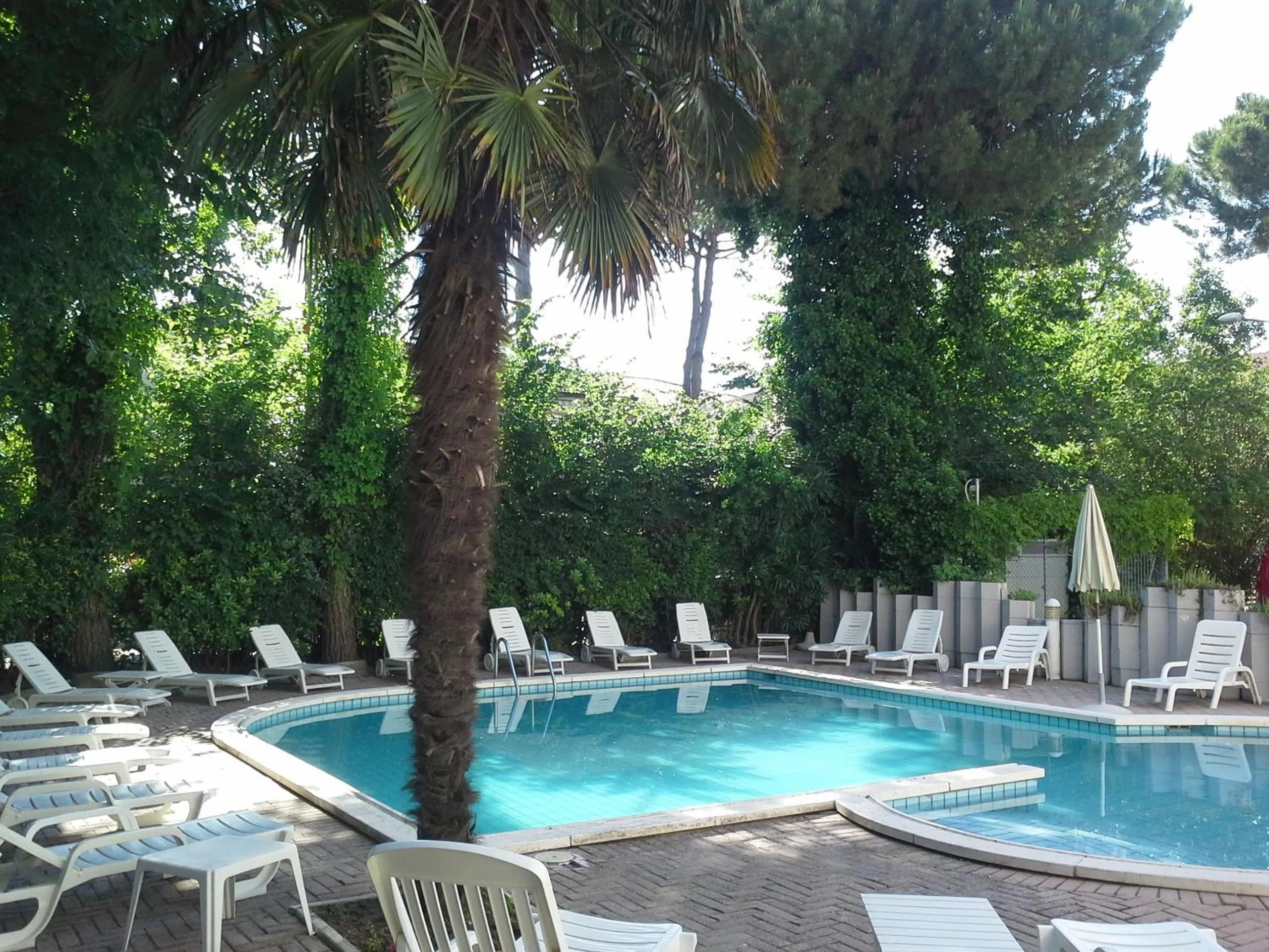 Pool view in Hotel New York
